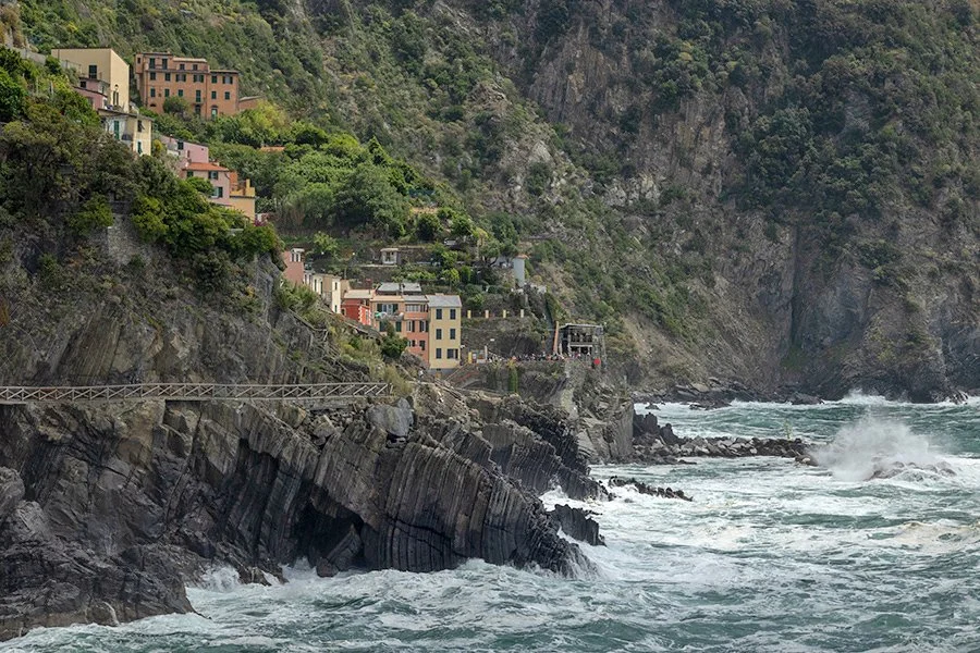  Seacoast and waves, Cinque Terre, Italy - 107610_IT 