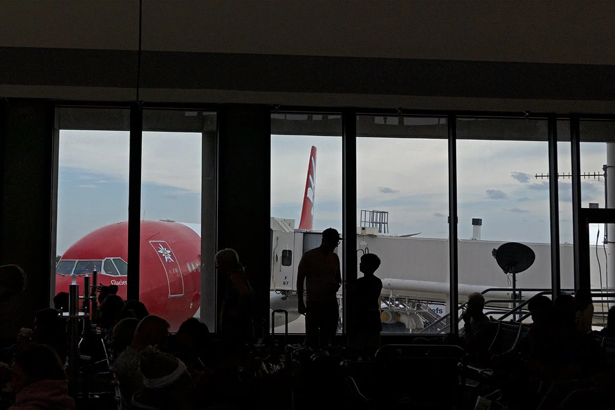  Airside F, Silhouettes. 34827_TPA726 