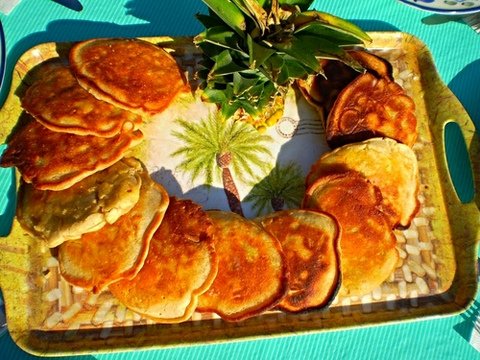 pancakes stuffed with bananas and pineapples