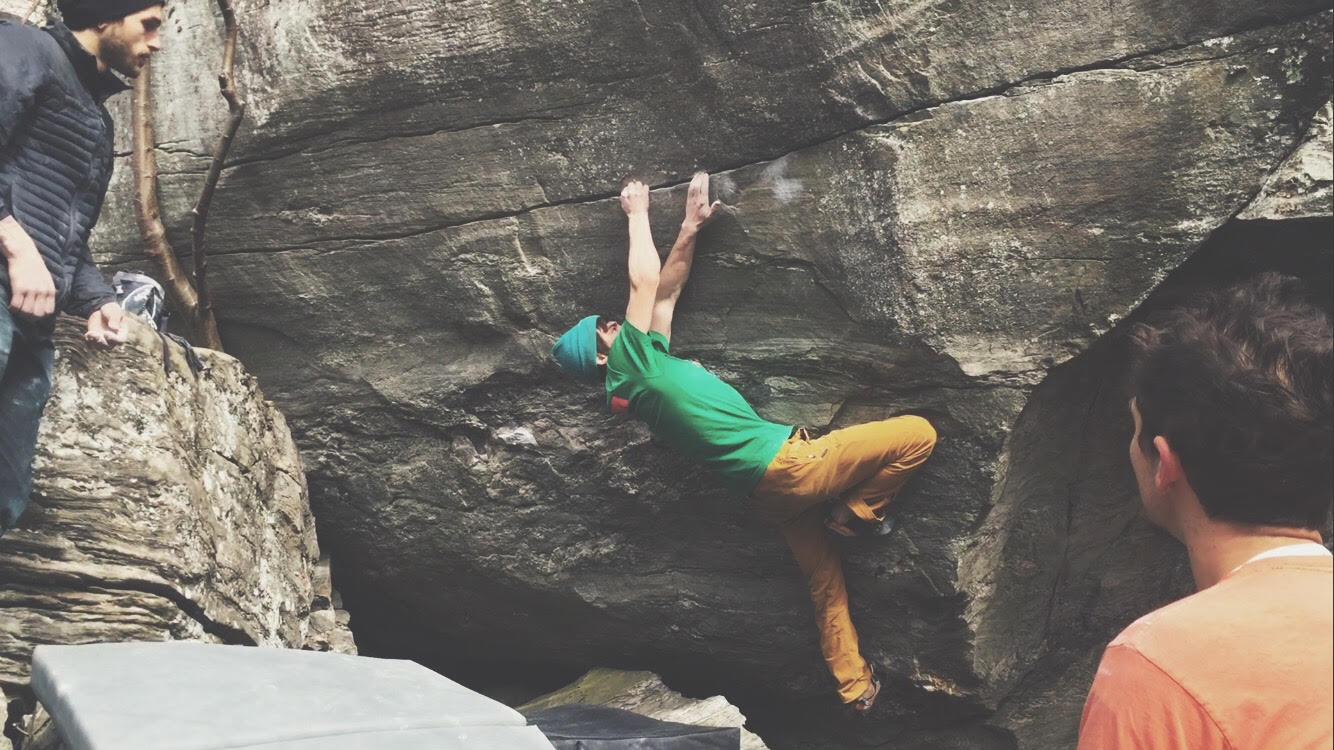 Cubic Zarconia V12