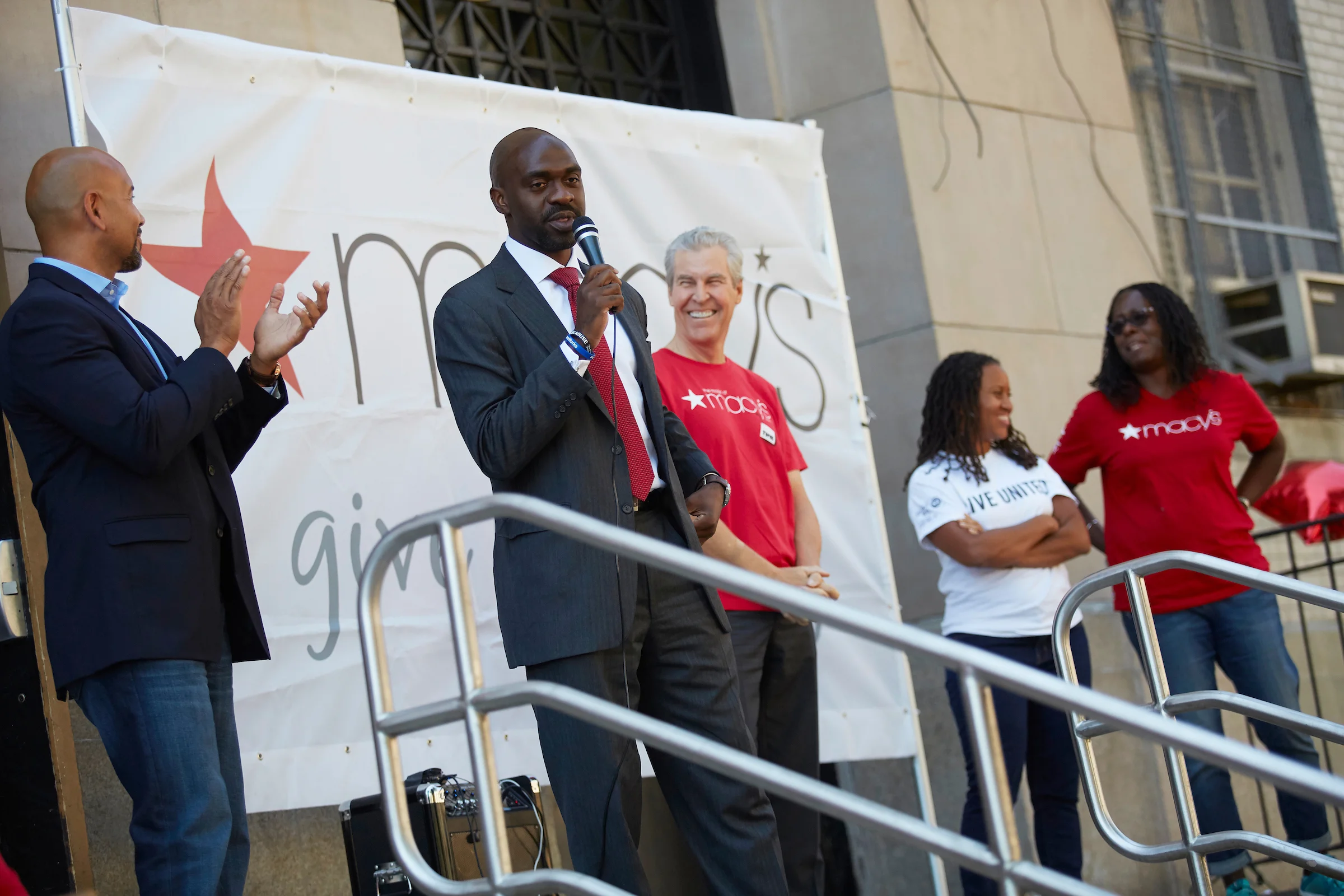 MACYSGiveBack_003.jpg
