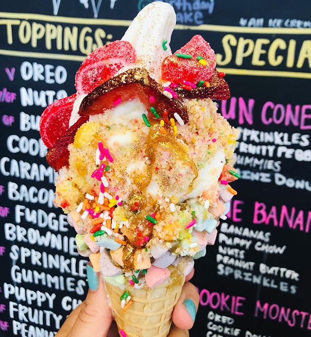 What&rsquo;s your favorite 🍦topping ?! I wanna know! #glitter4life