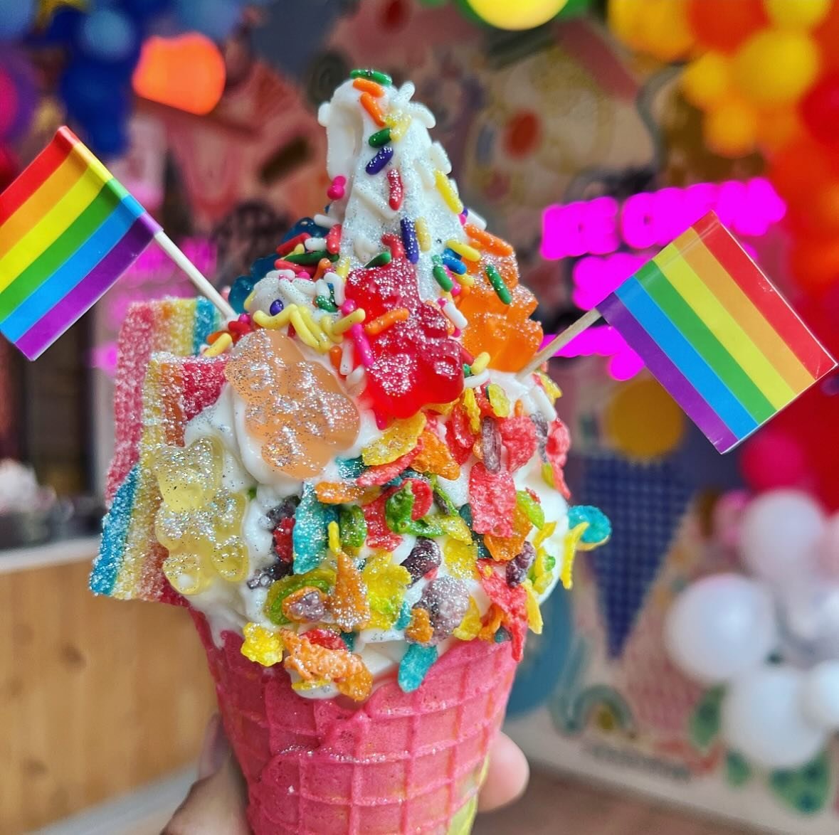 HAPPY PRIDE
❤️🧡💛💚🩵💙💜🖤 ✨