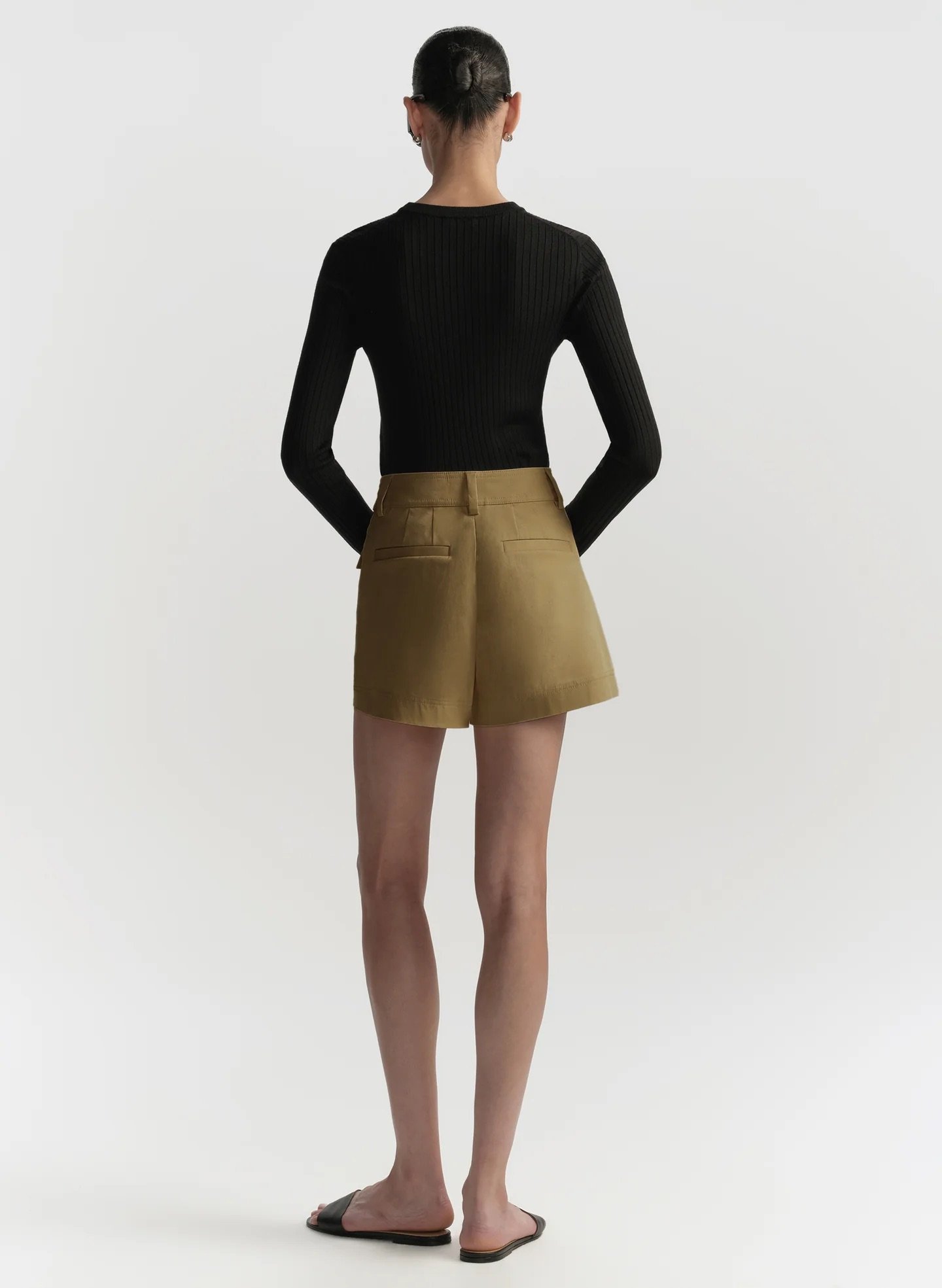 Shot119_Oakley_Short_HAZE_8364_05.jpeg