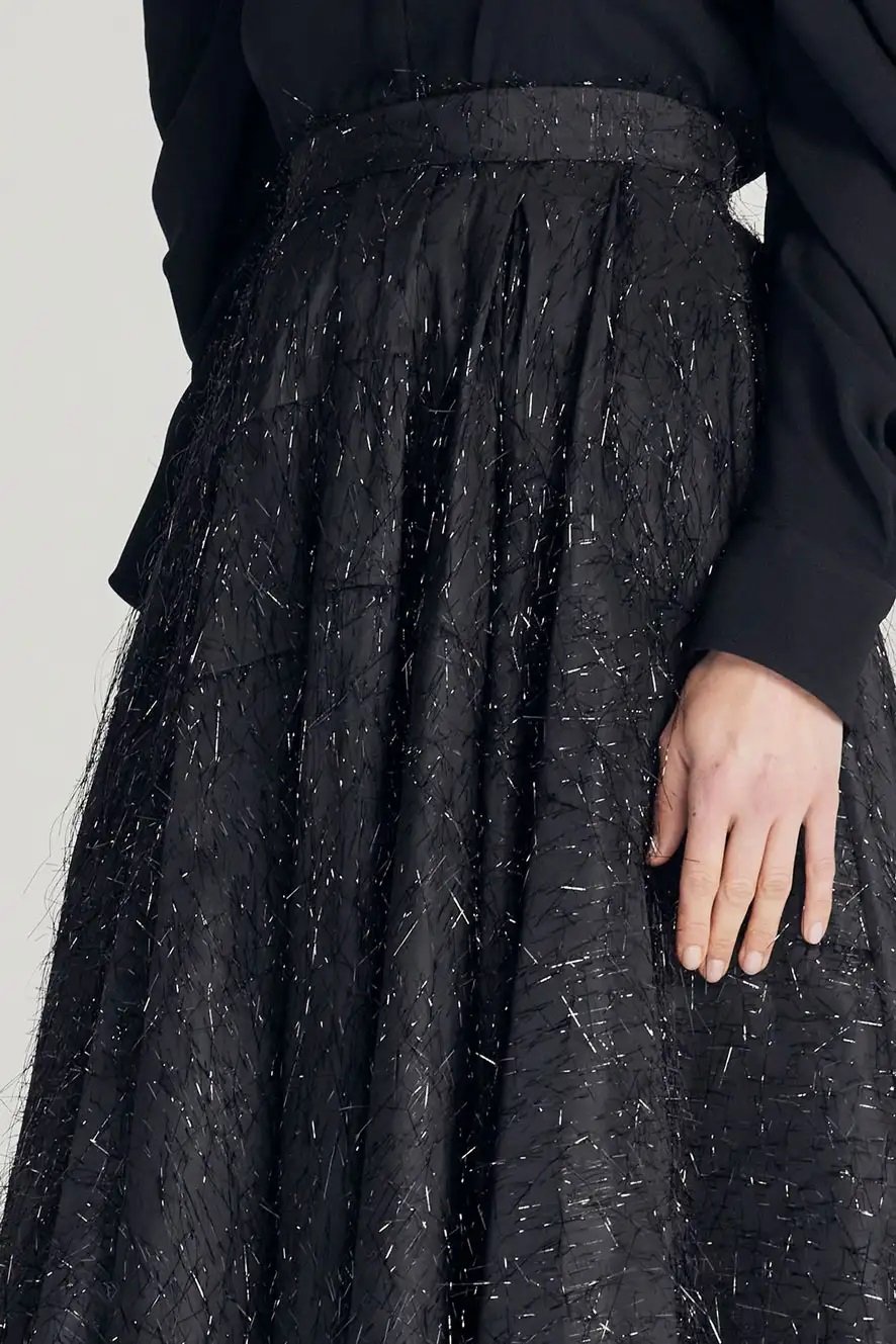 WD_L303_Black_close1.jpg