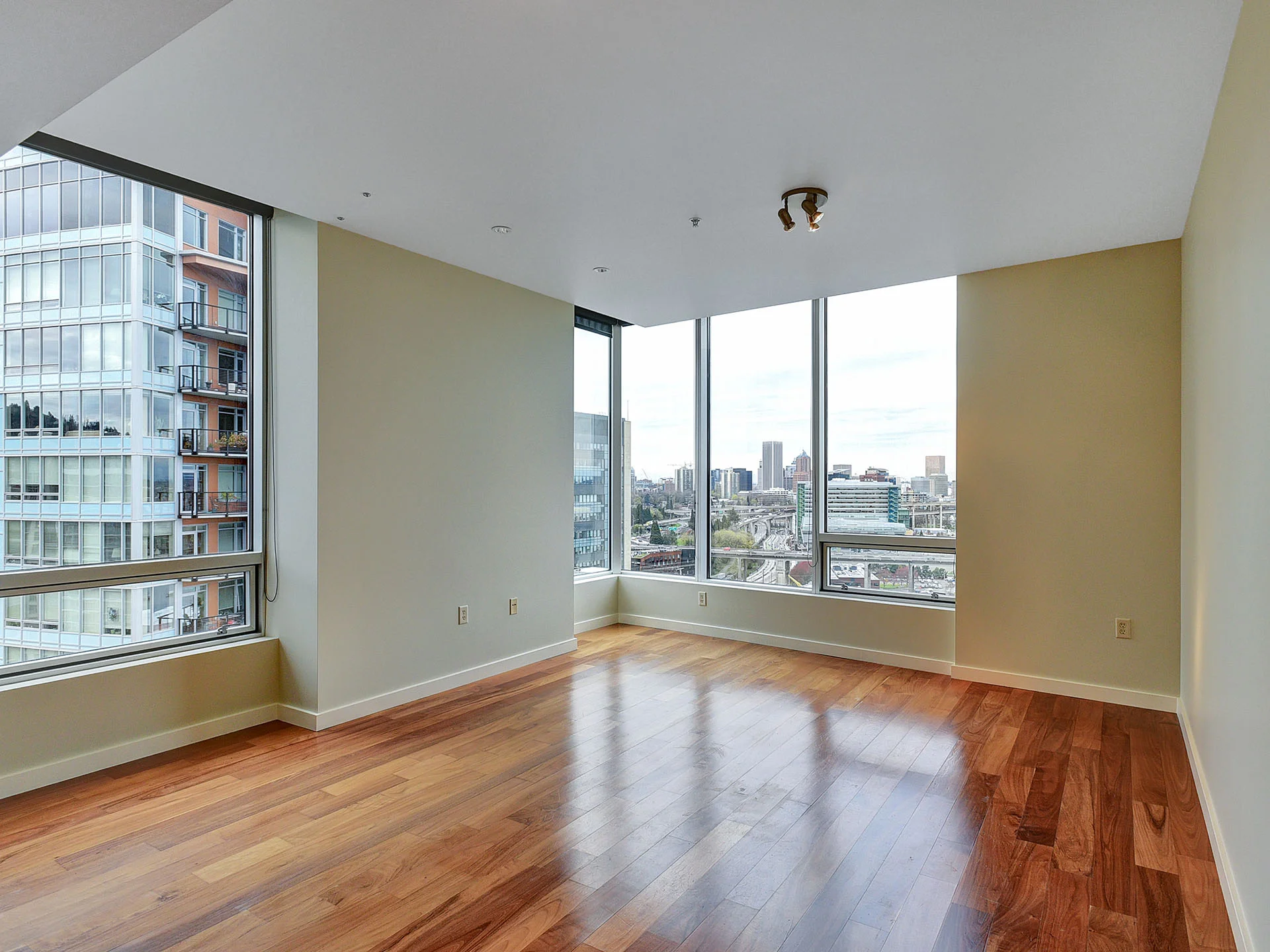 3570 SW River Parkway - Portland- 09.jpg
