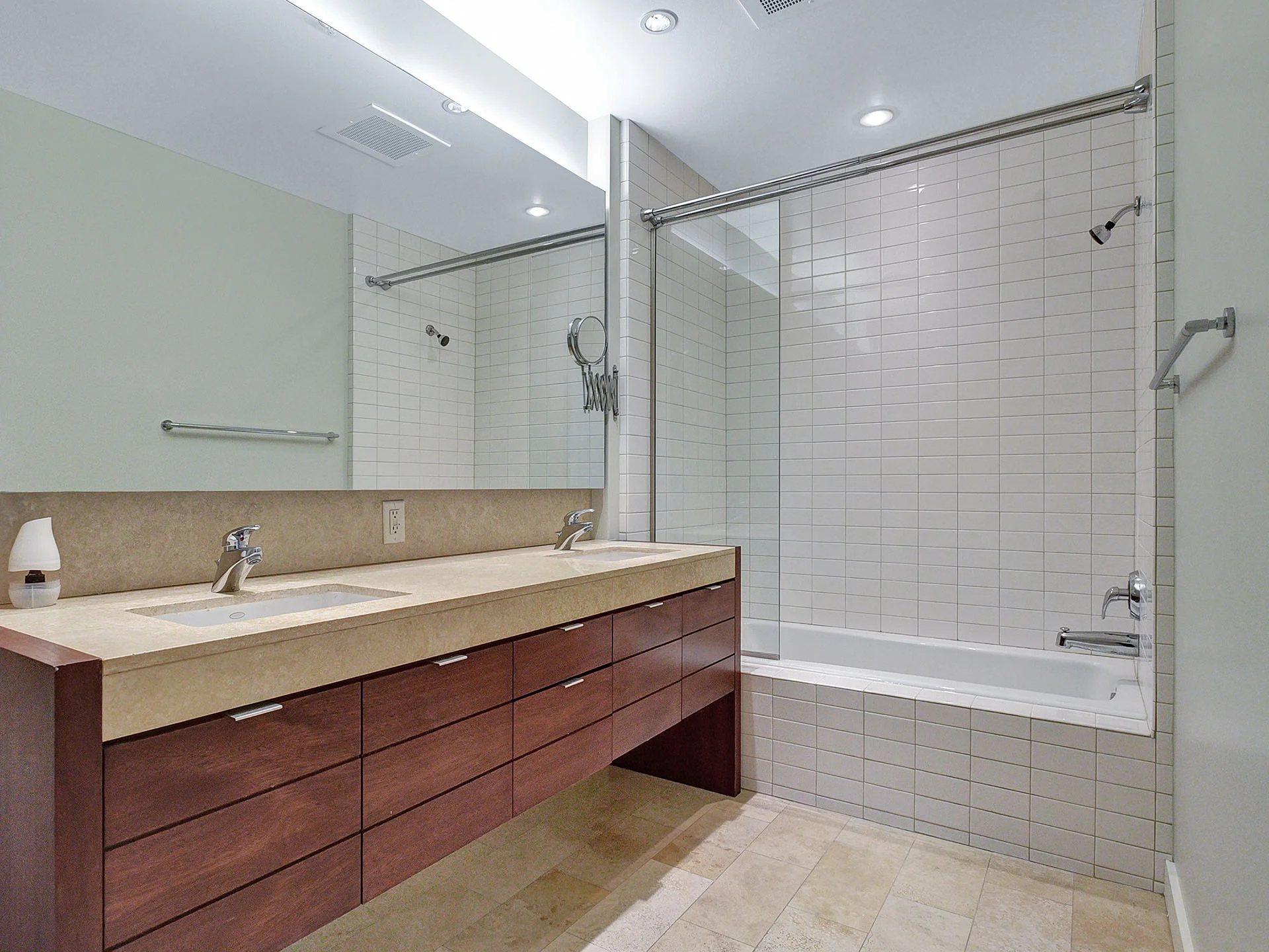 3570 SW River Parkway - Portland- 27.jpg