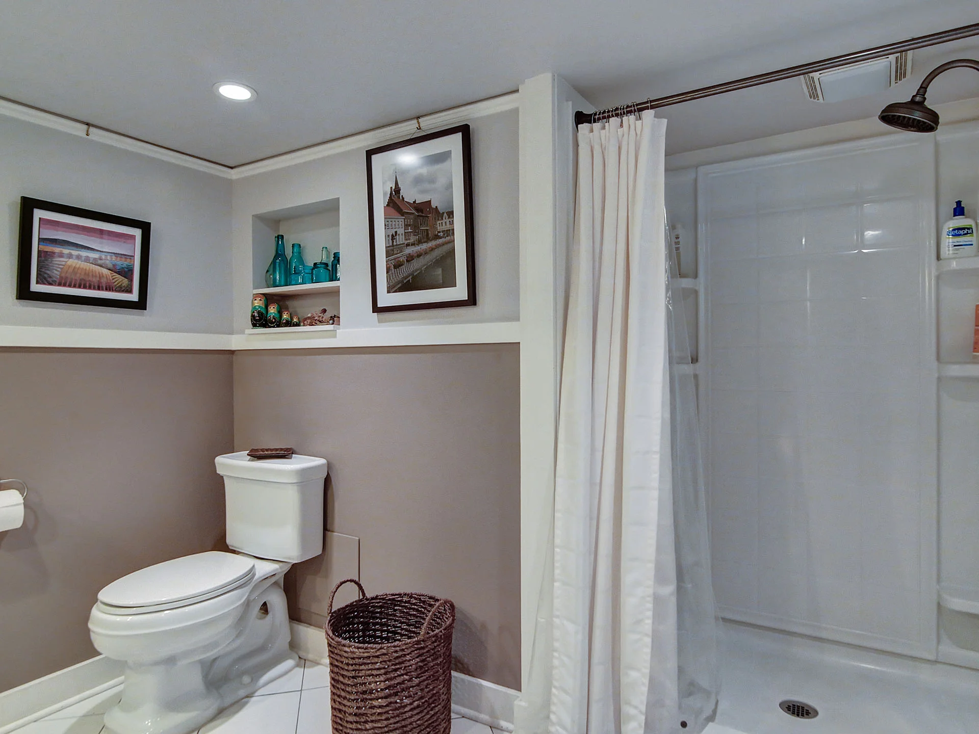 3437 SE Washington St - Portland- 29.jpg