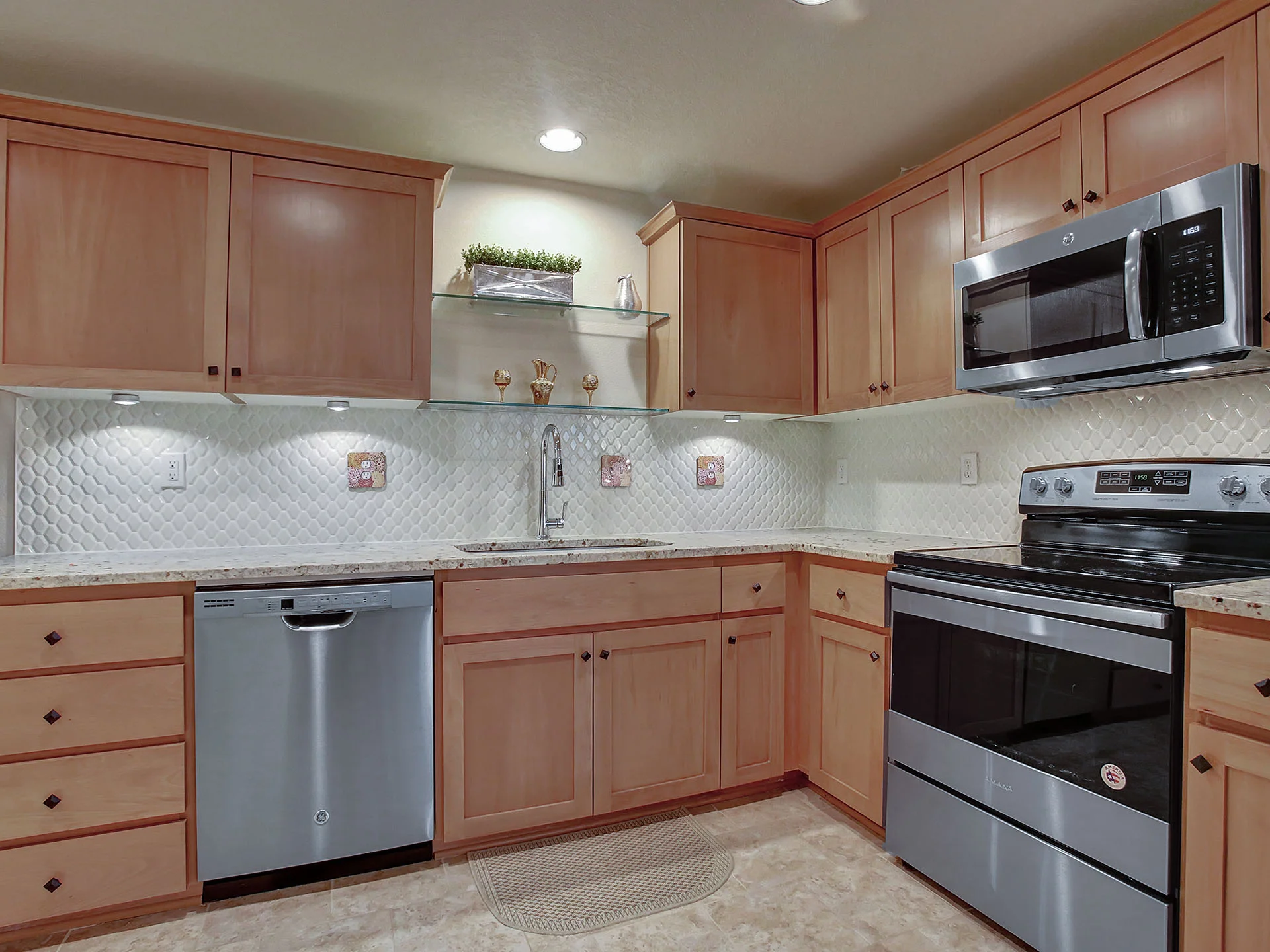 625 NE Newstead Ln - Hillsboro - 11.jpg