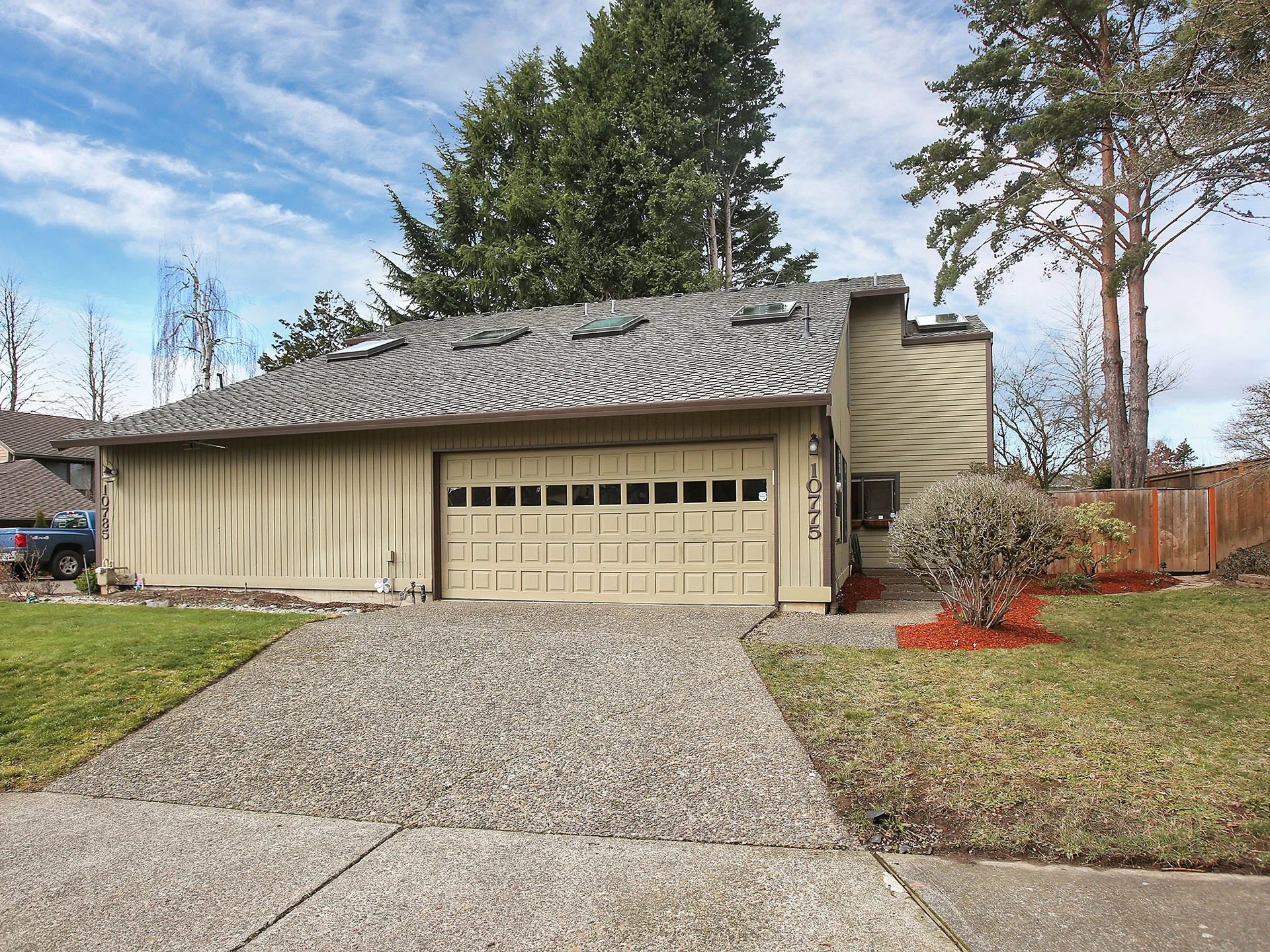 10775 SW Summer Lake Dr - Tigard- 02.jpg