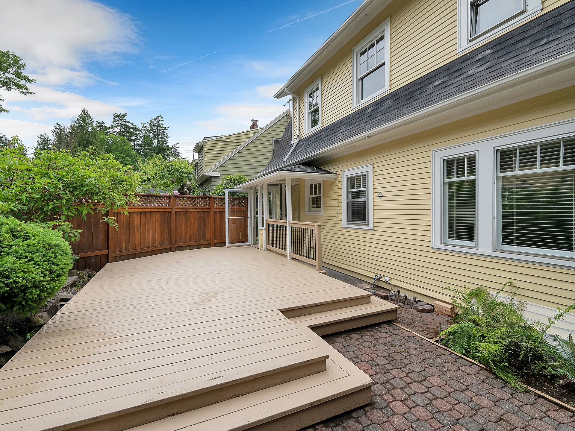 3553 SE Stark St - Portland - 36.jpg