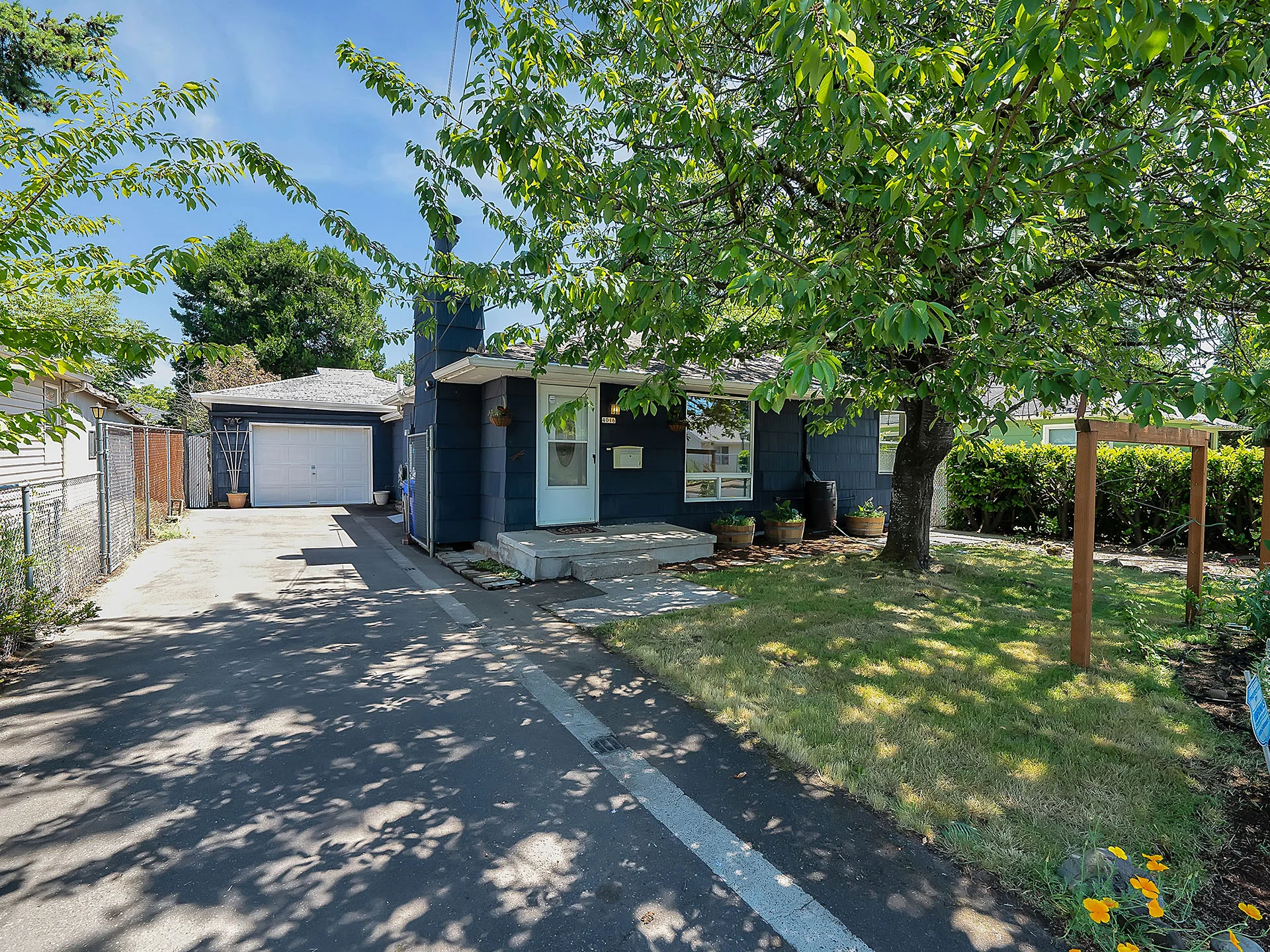 4016 SE 72nd Ave - Portland-01.jpg