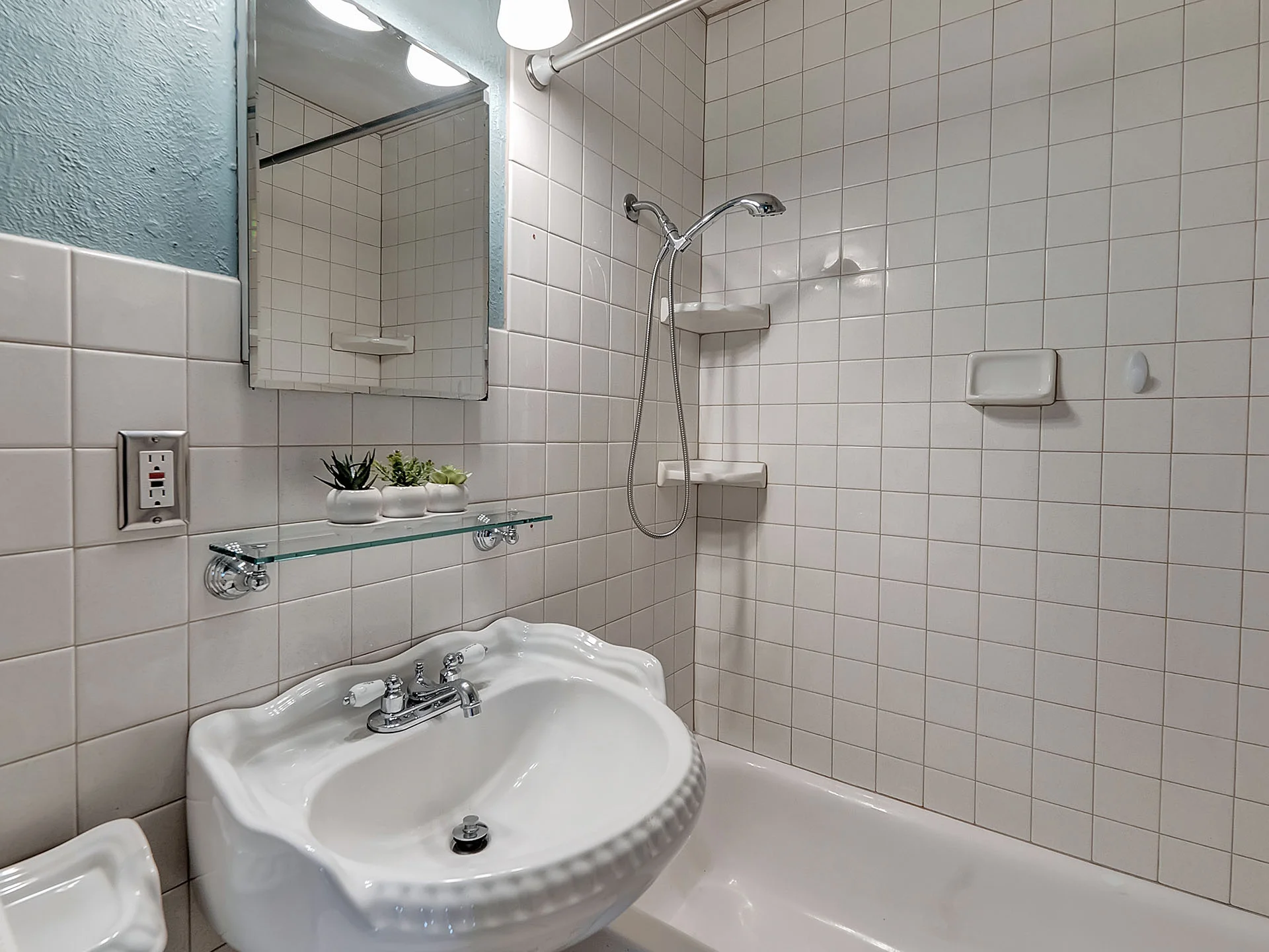 4016 SE 72nd Ave - Portland-19.jpg