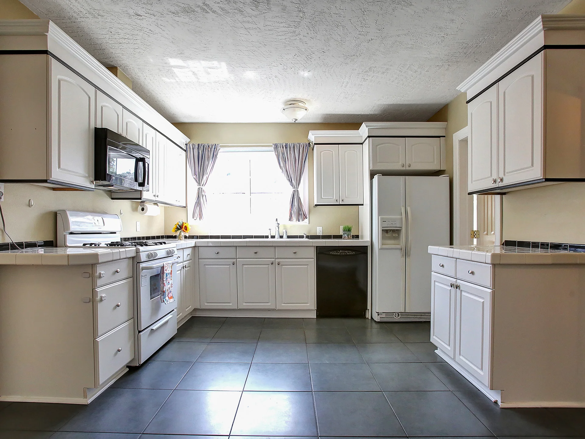 209 NE 74th Ave - Portland - 15.jpg