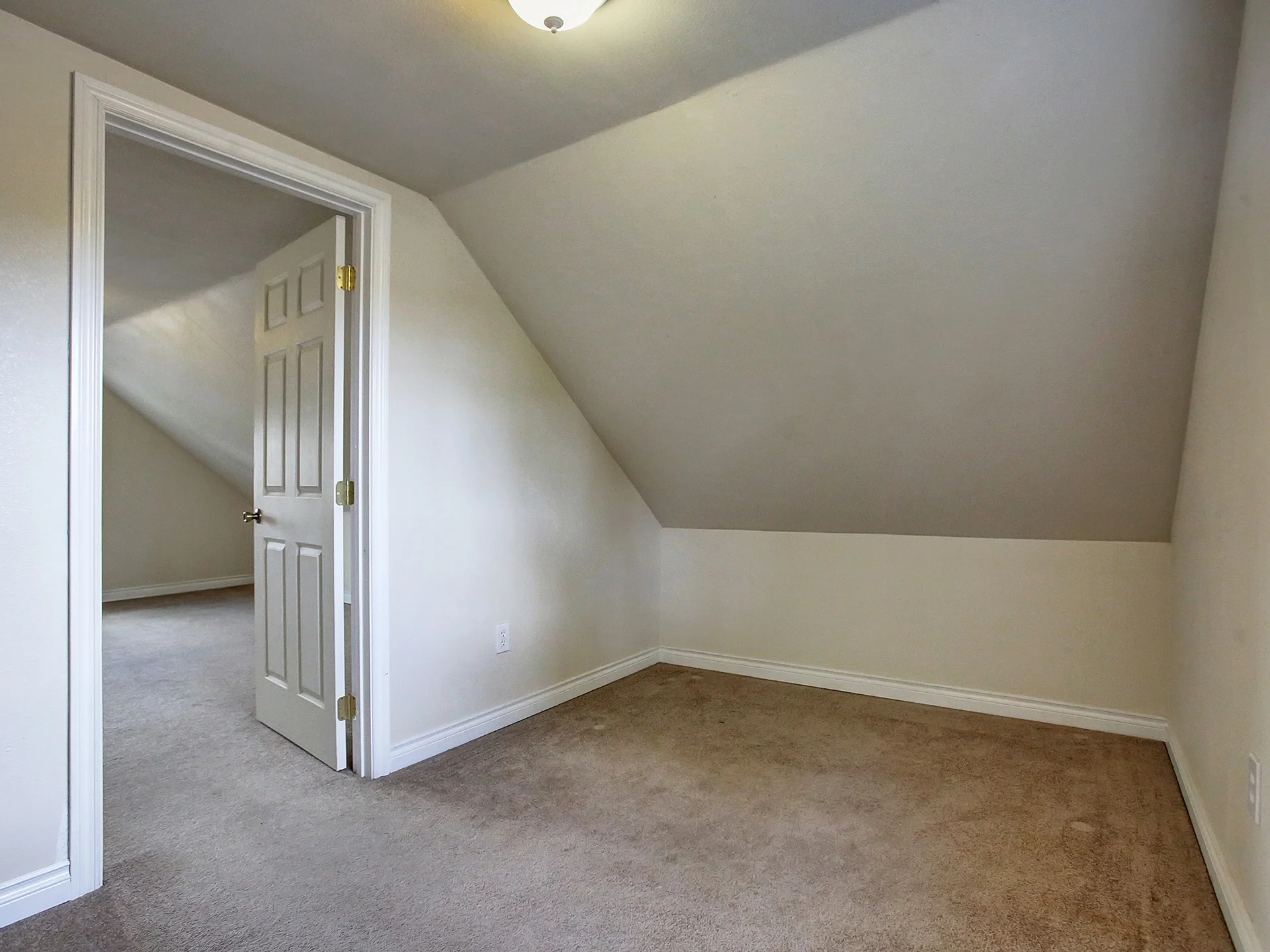 209 NE 74th Ave - Portland - 25.jpg