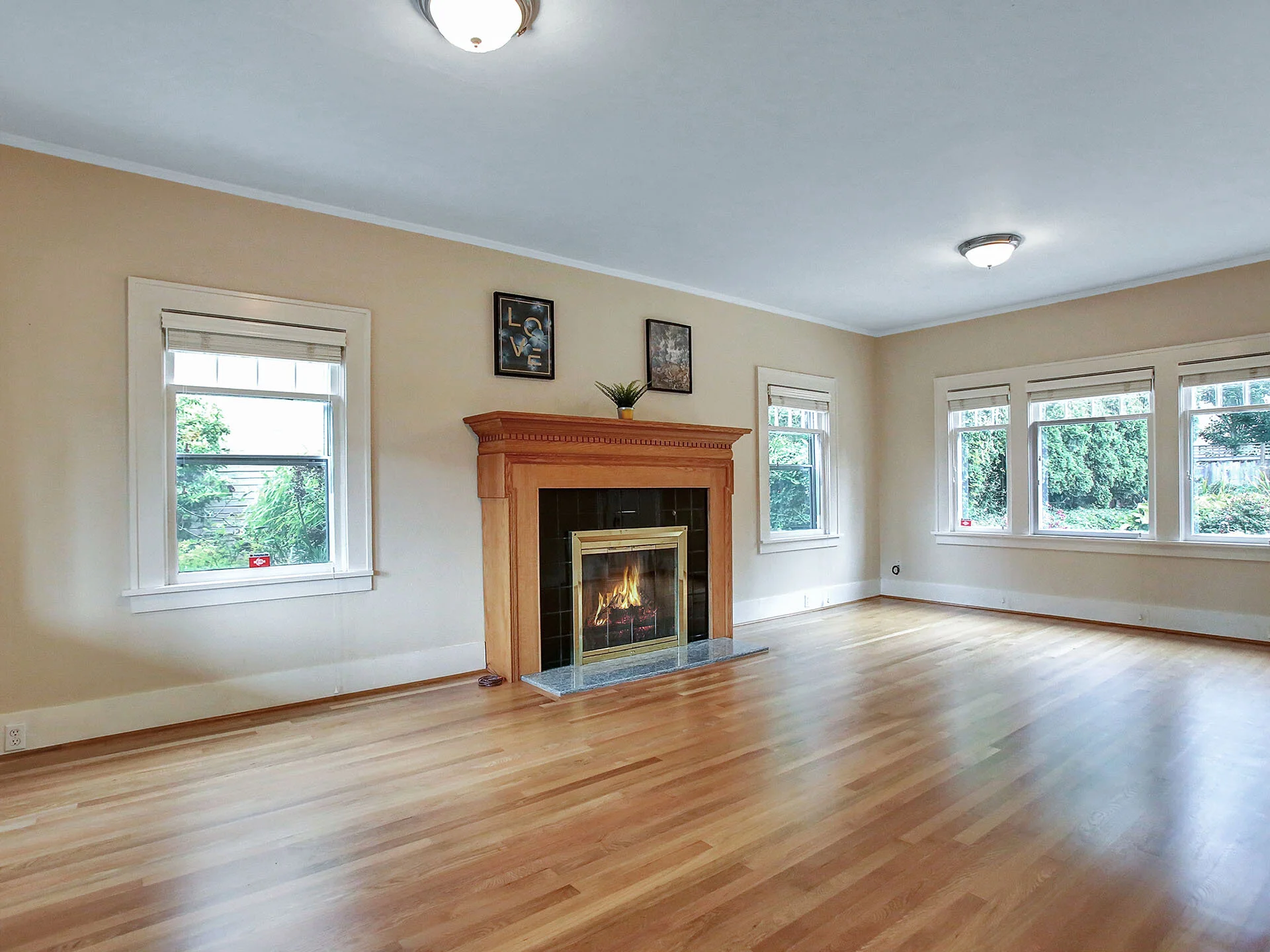 3553 SE Stark St - Portland-05.jpg