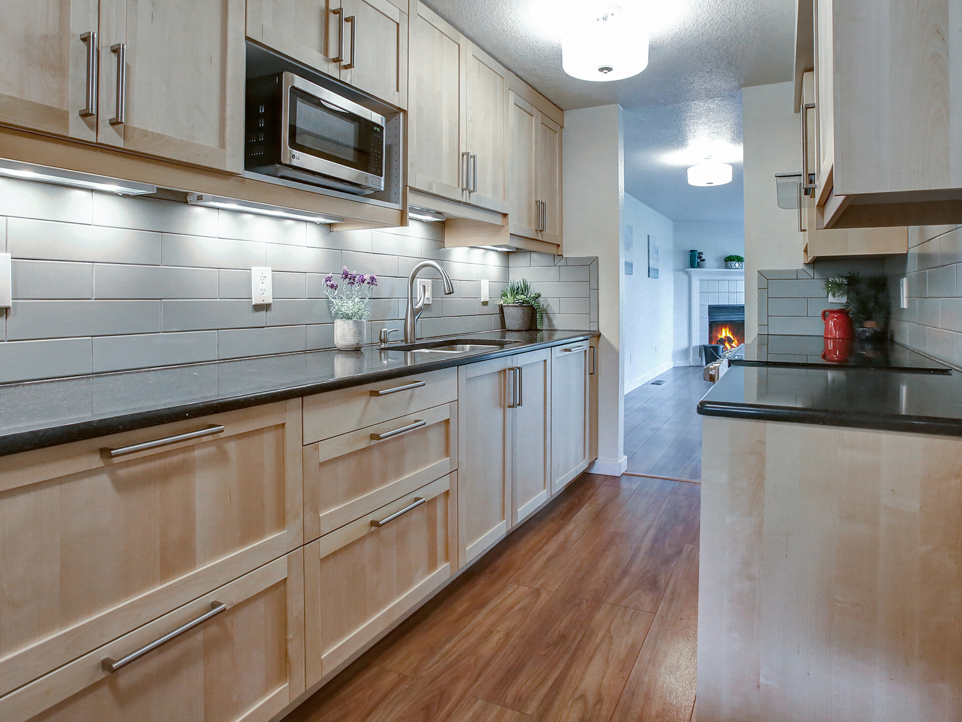 5630 S Riverside Ln - Unit 7 - Portland - 15.jpg