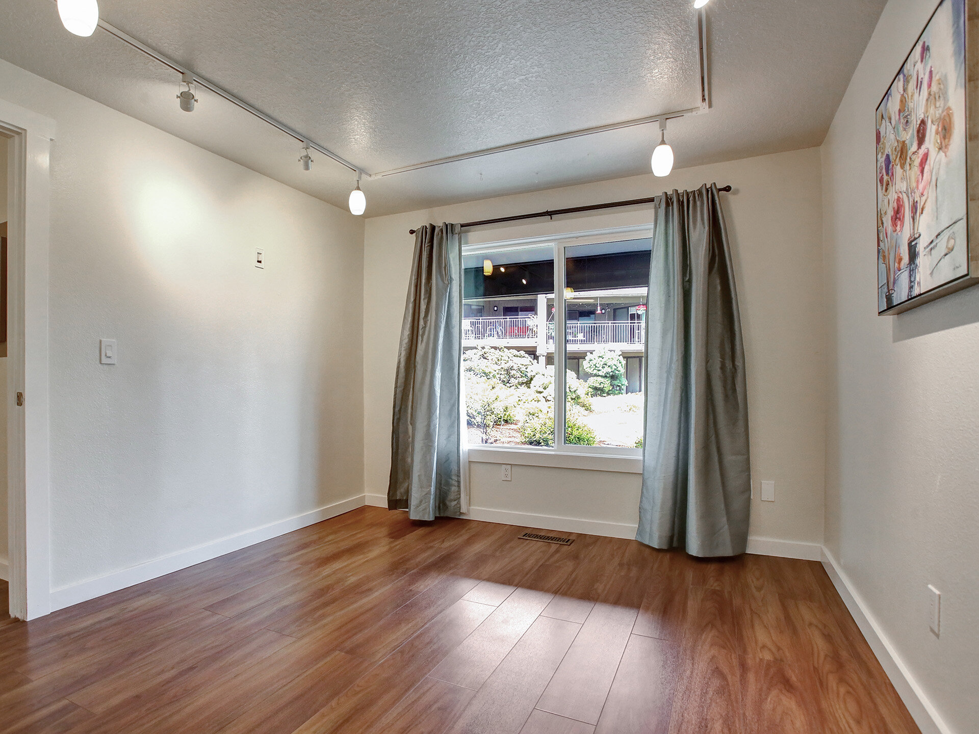 5630 S Riverside Ln - Unit 7 - Portland - 31.jpg