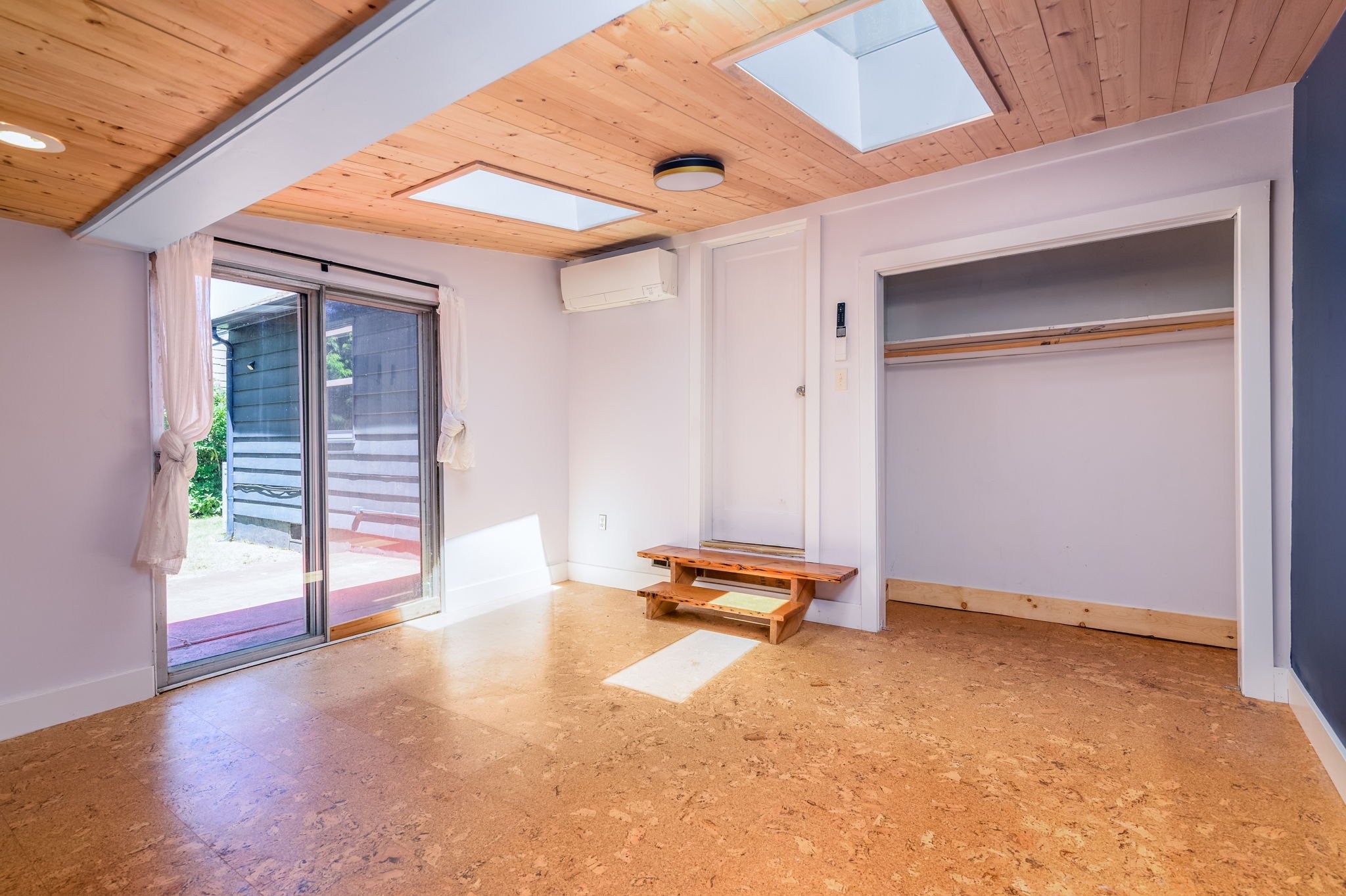 22-web-or-mls-5525 NE 45th Ave-22.jpg