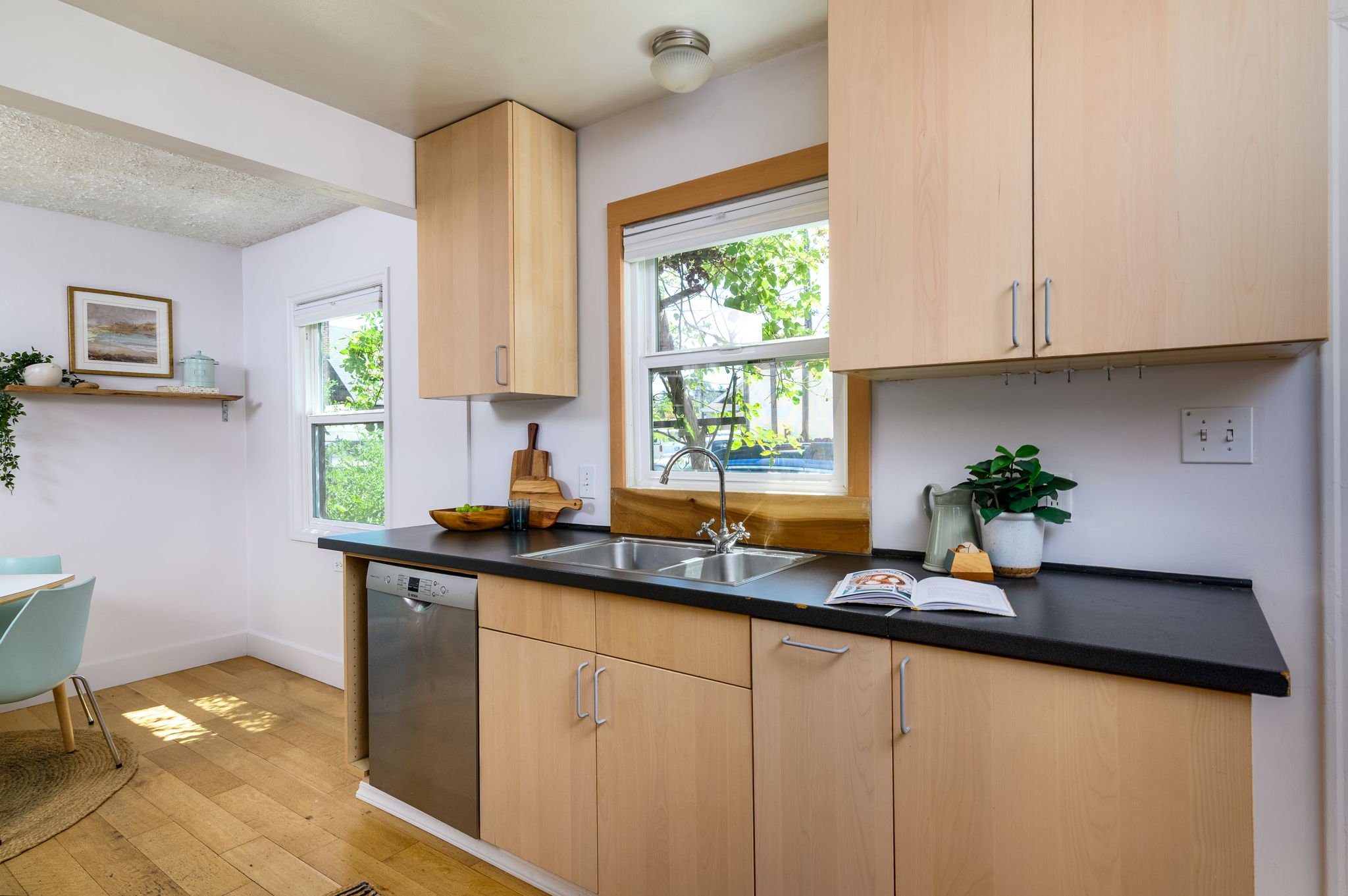 11-web-or-mls-5525 NE 45th Ave-11.jpg