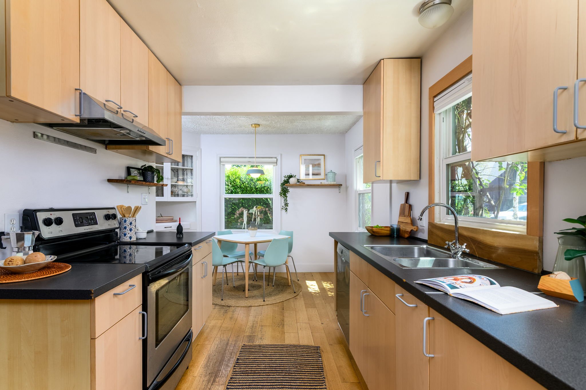 10-web-or-mls-5525 NE 45th Ave-10.jpg
