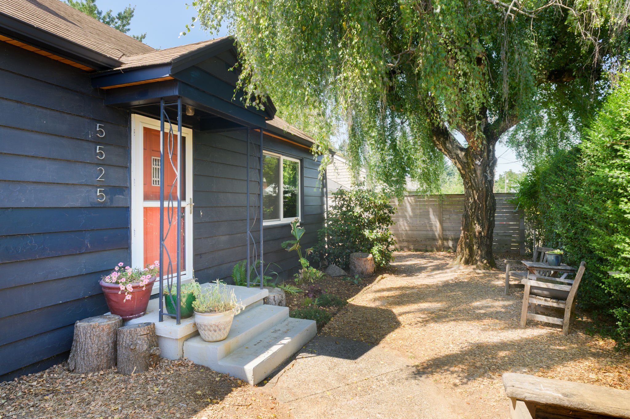3-web-or-mls-5525 NE 45th Ave-3.jpg
