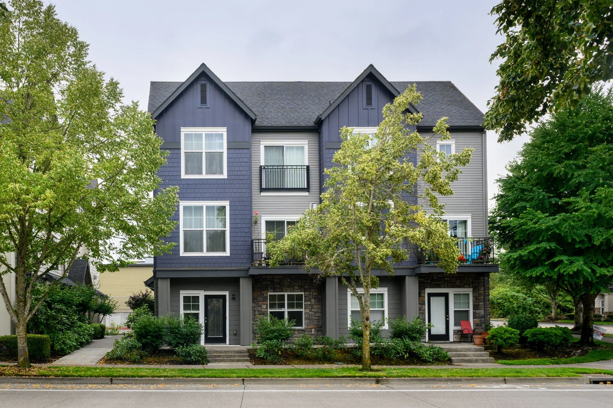 1-web-or-mls-10651 NE Red Wing Way #102-1.jpg