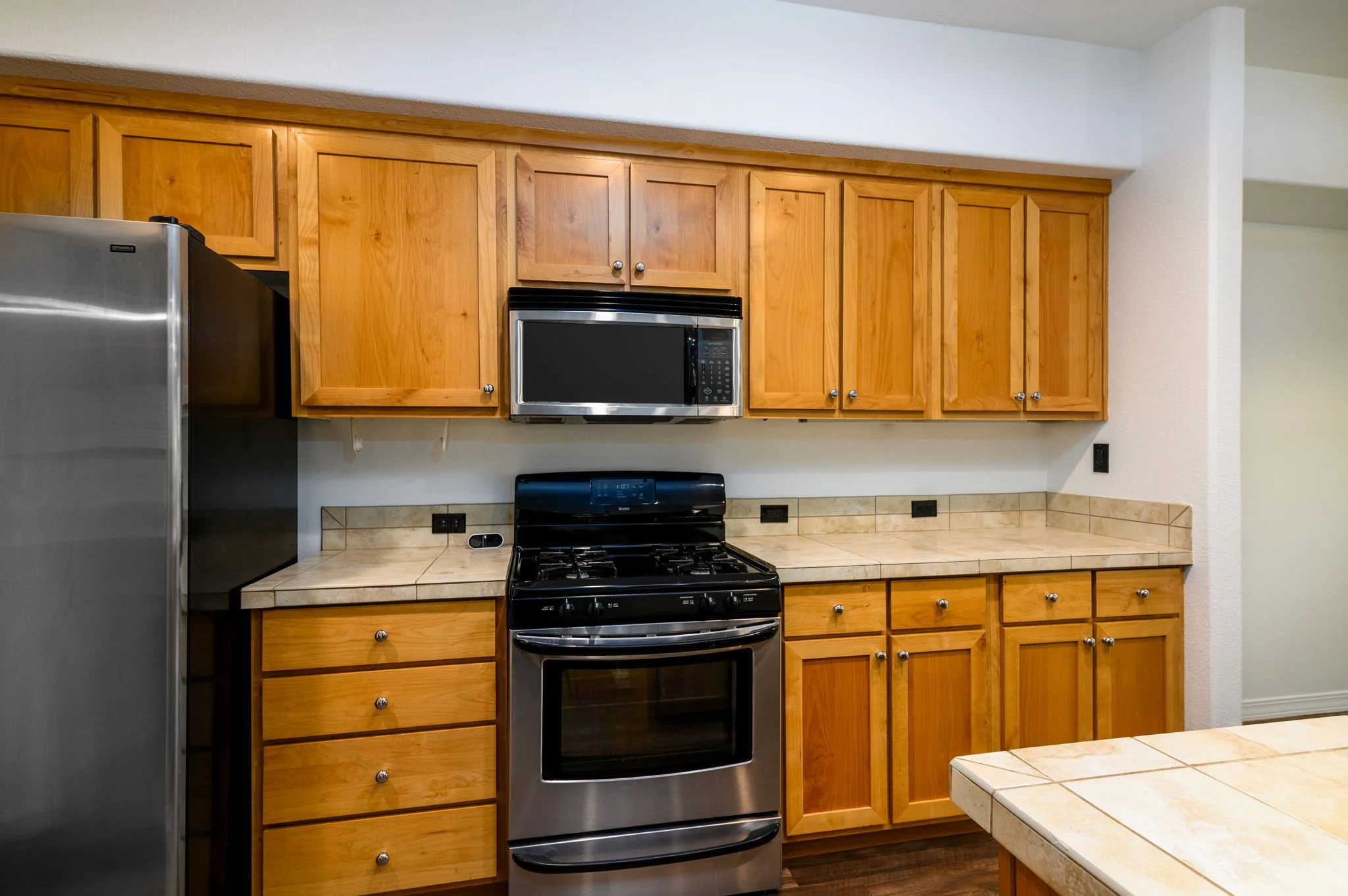 9-web-or-mls-10651 NE Red Wing Way #102-10 (2).jpg
