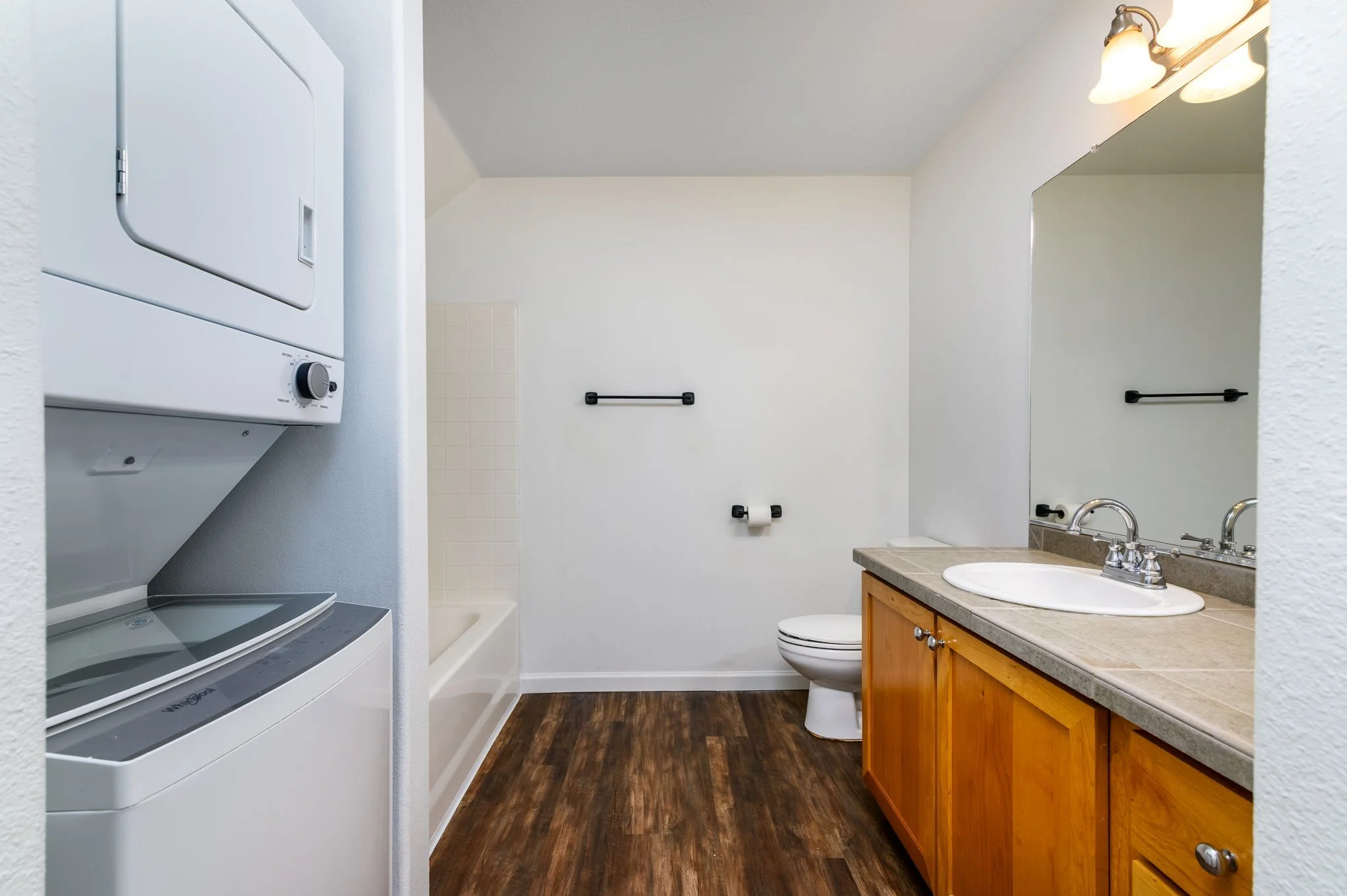 14-web-or-mls-10651 NE Red Wing Way #102-14.jpg