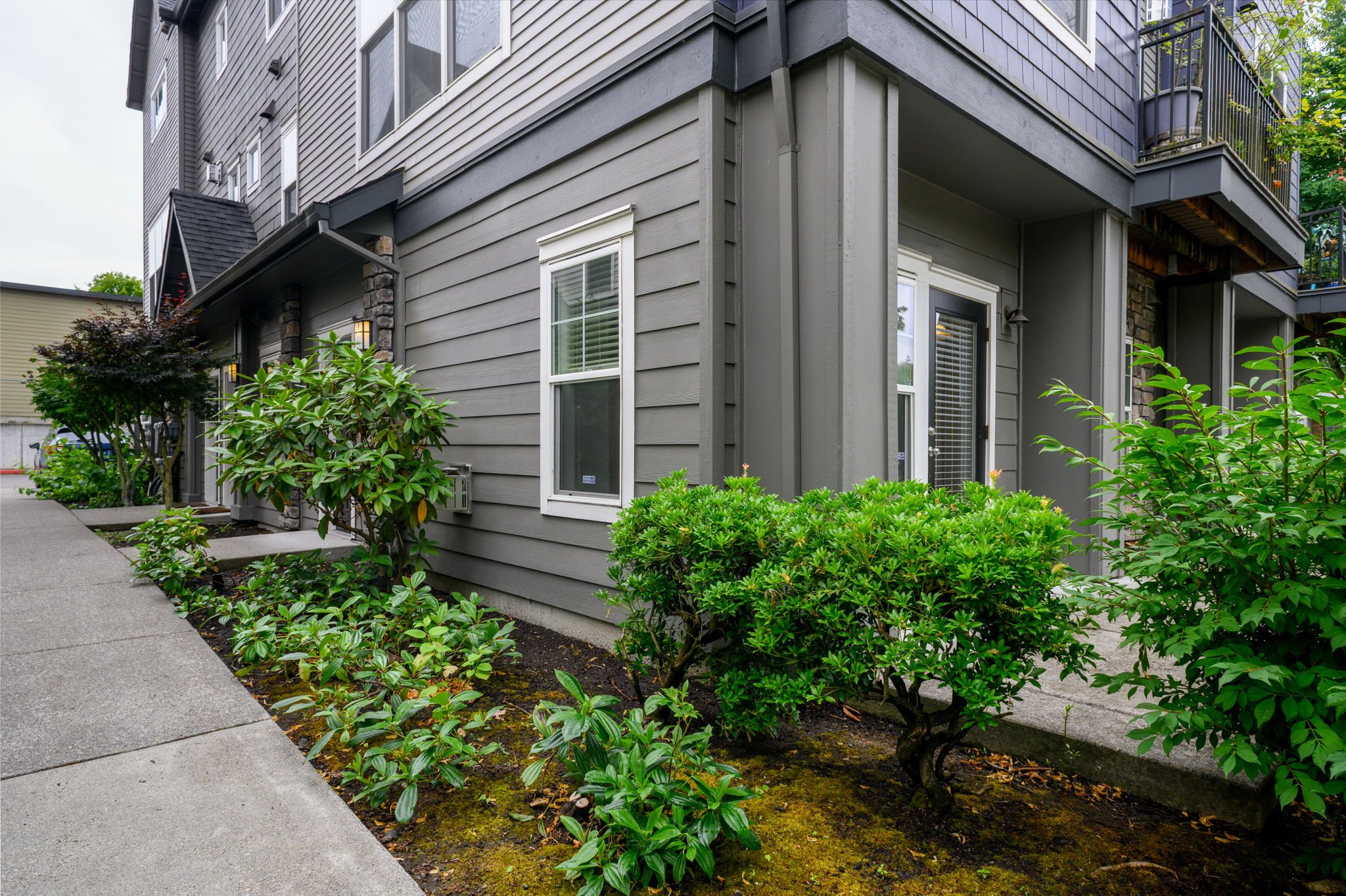 16-web-or-mls-10651 NE Red Wing Way #102-16.jpg