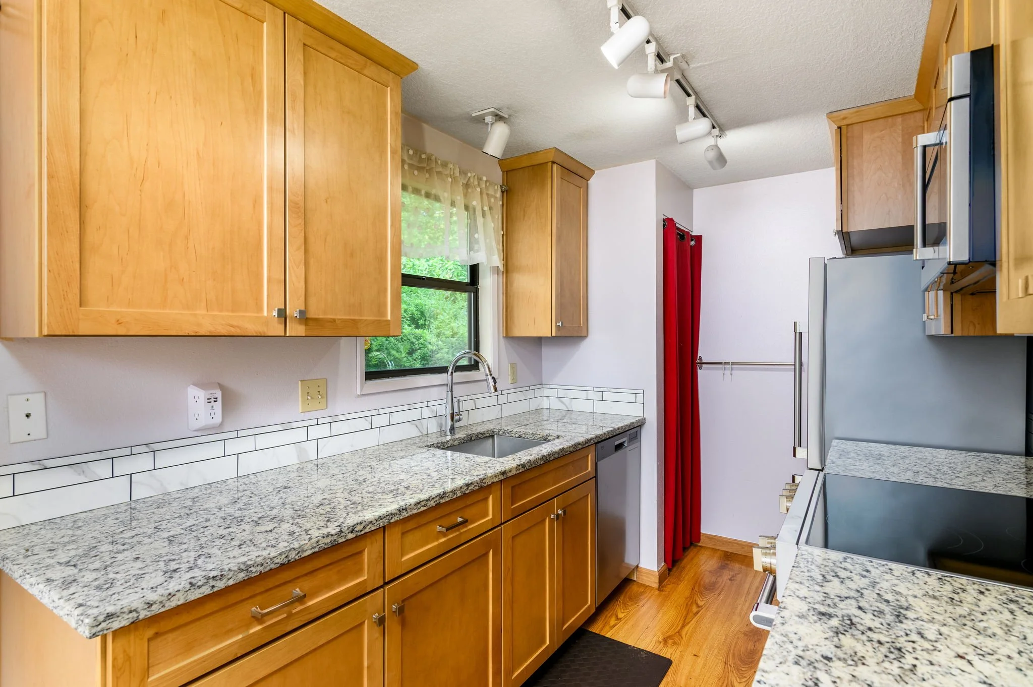 10-web-or-mls-7925 SW Fanno Creek Dr #6-10.jpg