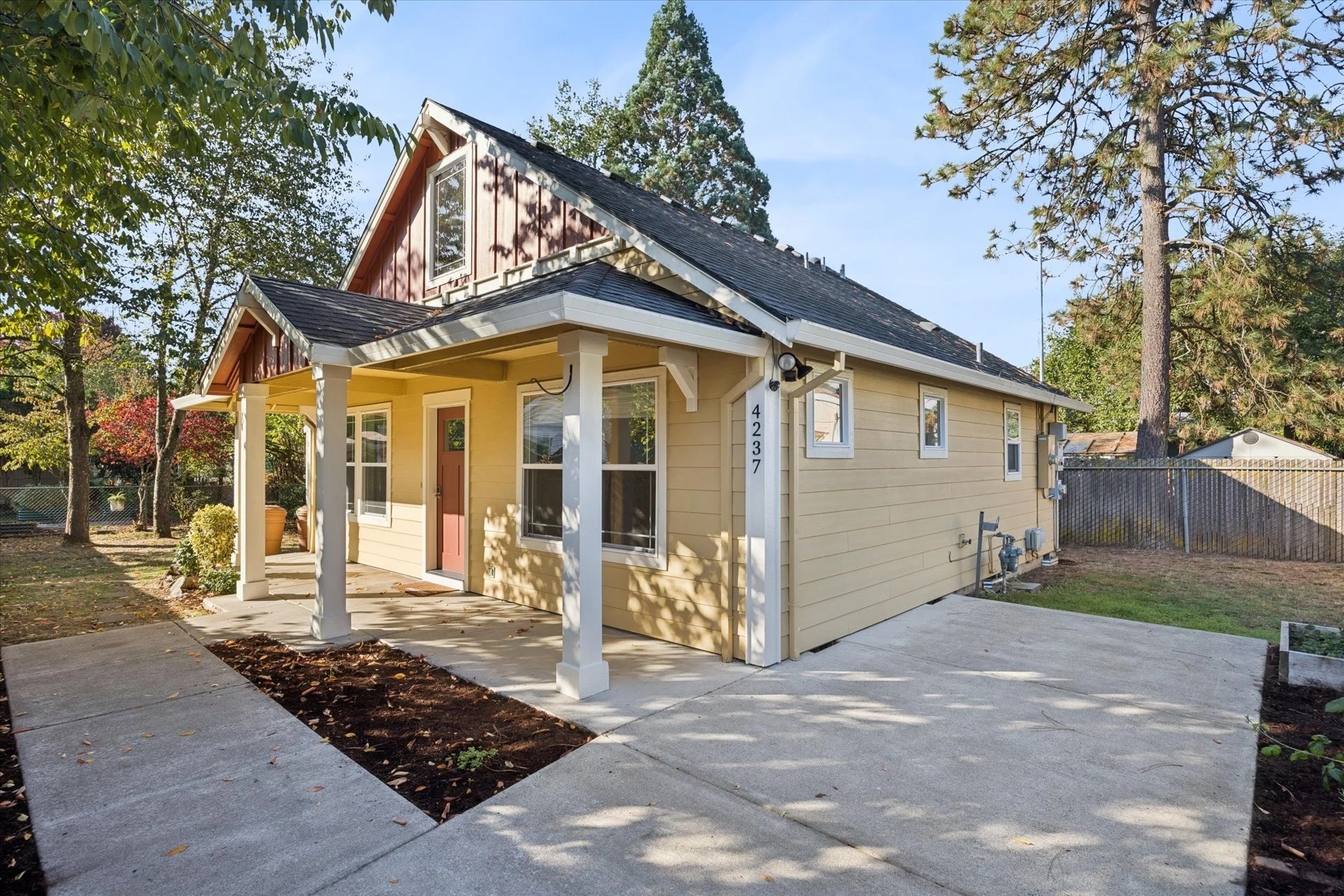 01-SE 76th Ave, Portland - 20261012 - 001.jpg
