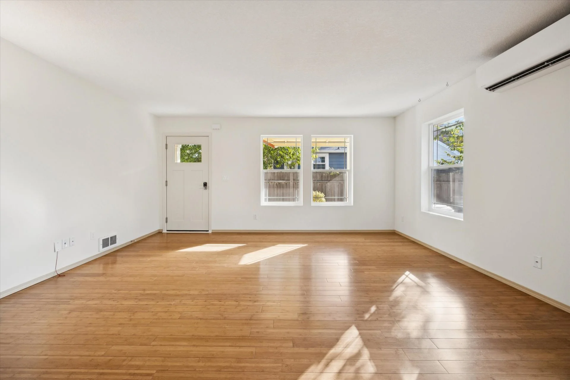 04-SE 76th Ave, Portland - 20261012 - 016.jpg