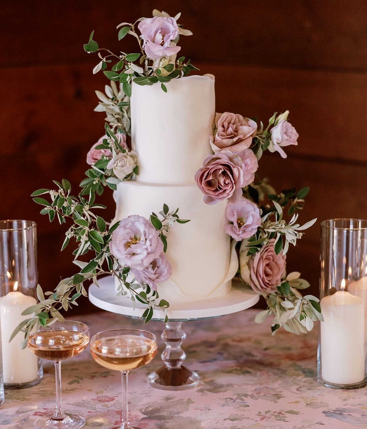 This cake was a show stopper!

Planning @youreventbyerin 
Floral @bellevuefloralco
Venue @cornerstonesonoma 
Photographer @catherine_leanne
Wedding Cake @flourandbloomcakes
Print Material @shimmerandstain 
Rentals @brighteventrentals 
Linens @napaval