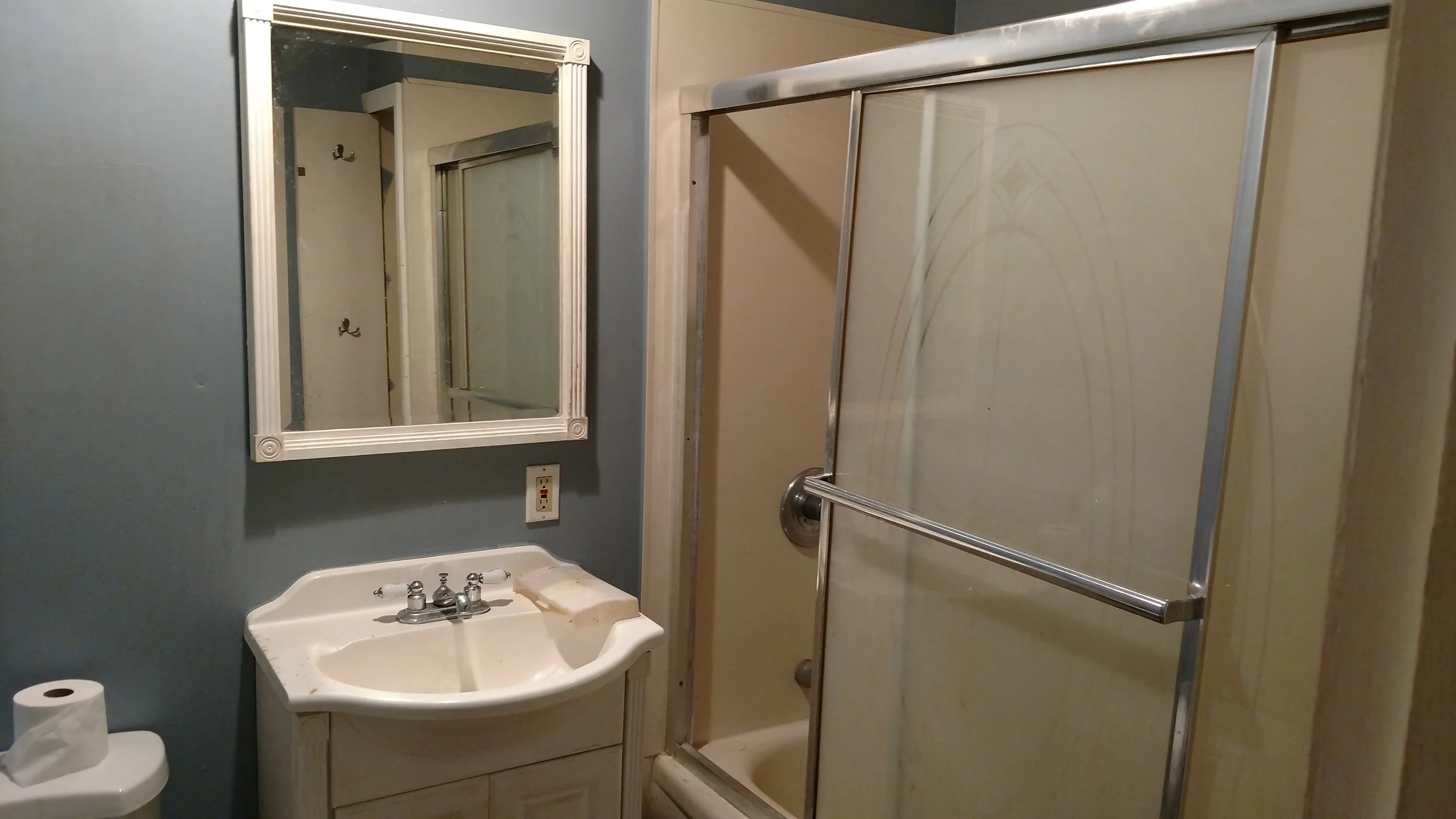 1st Floor Bathroom