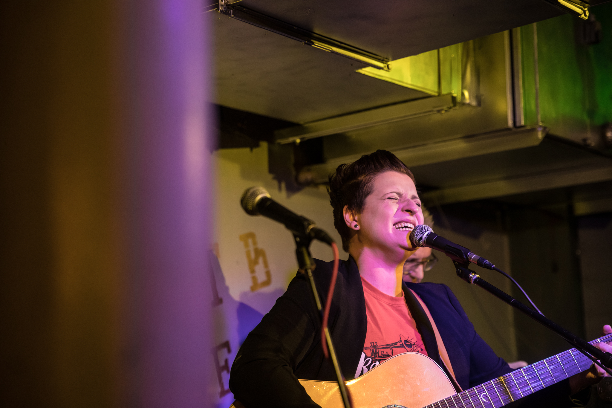 London Open Mic Night Chloe Ray Long Island Photographer-20.jpg