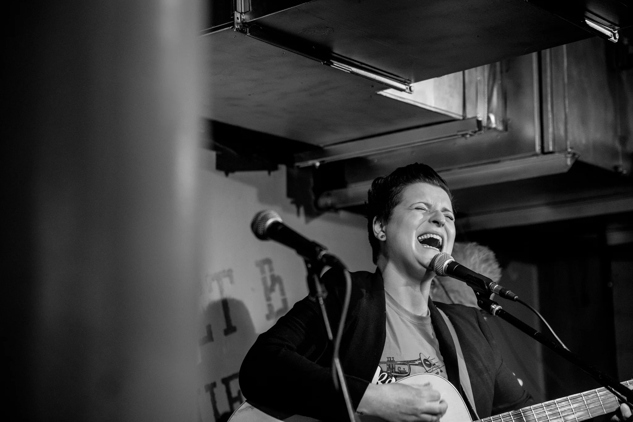 London Open Mic Night Chloe Ray Long Island Photographer-21.jpg