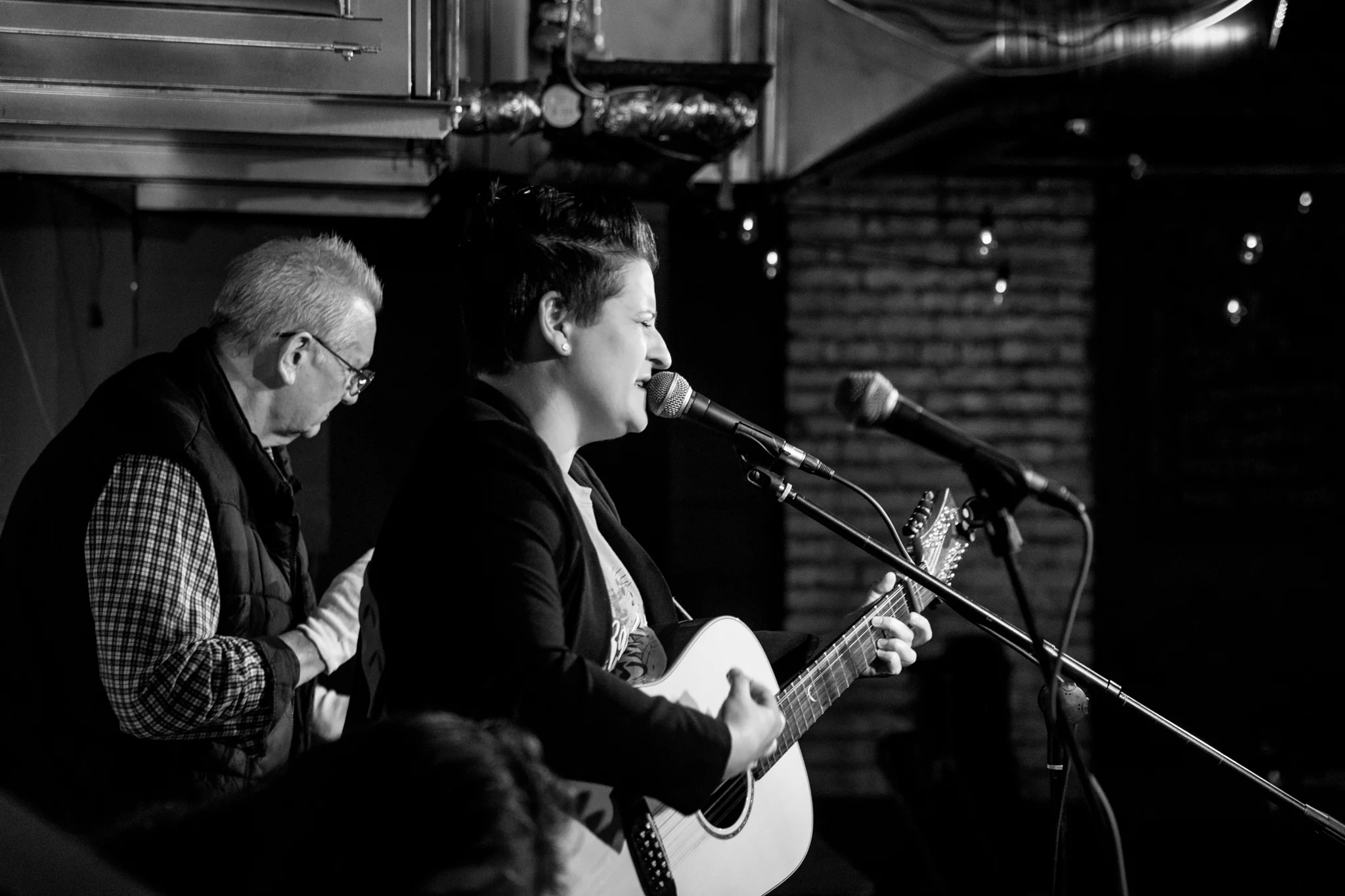 London Open Mic Night Chloe Ray Long Island Photographer-38.jpg