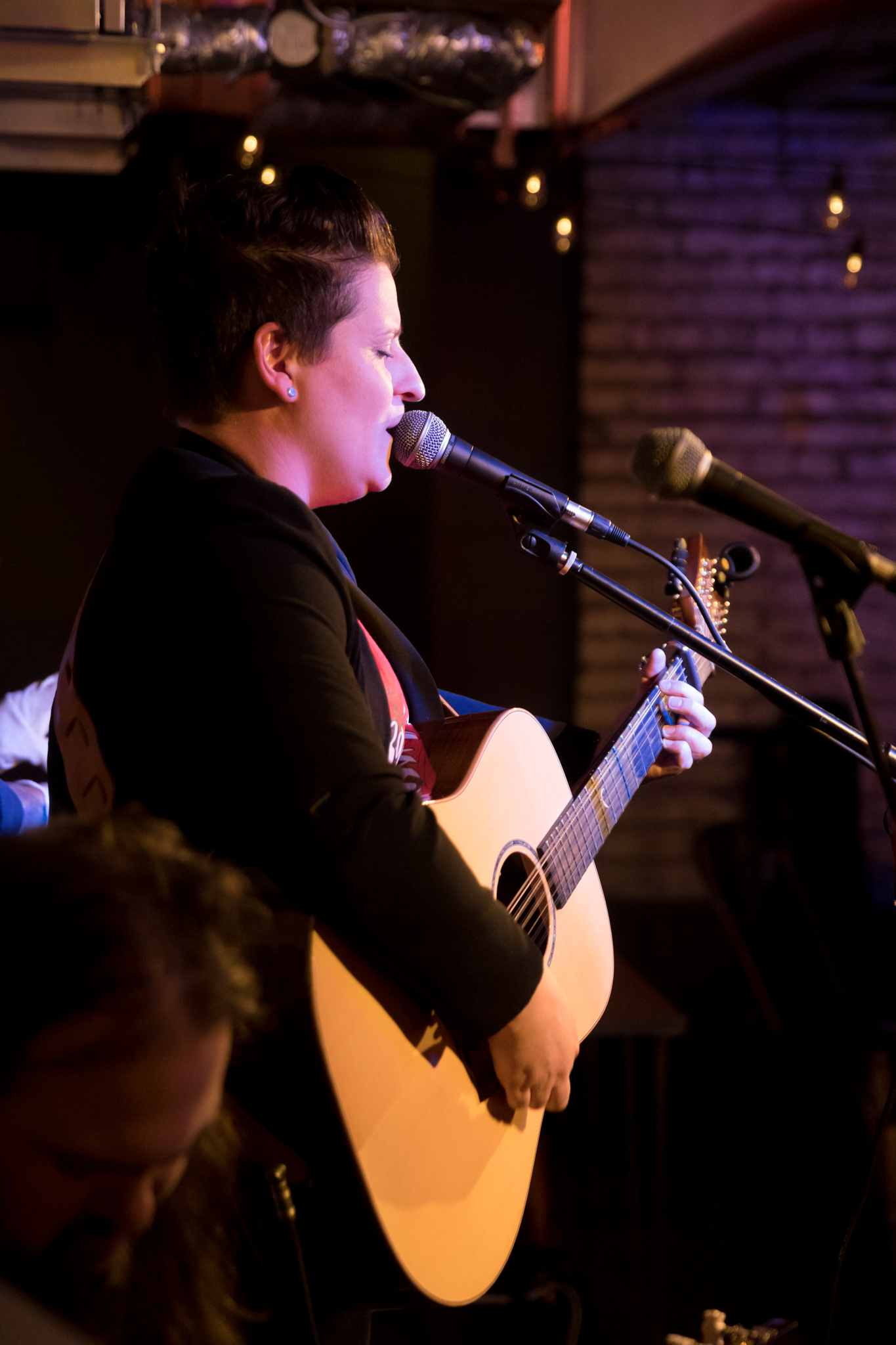 London Open Mic Night Chloe Ray Long Island Photographer-39.jpg