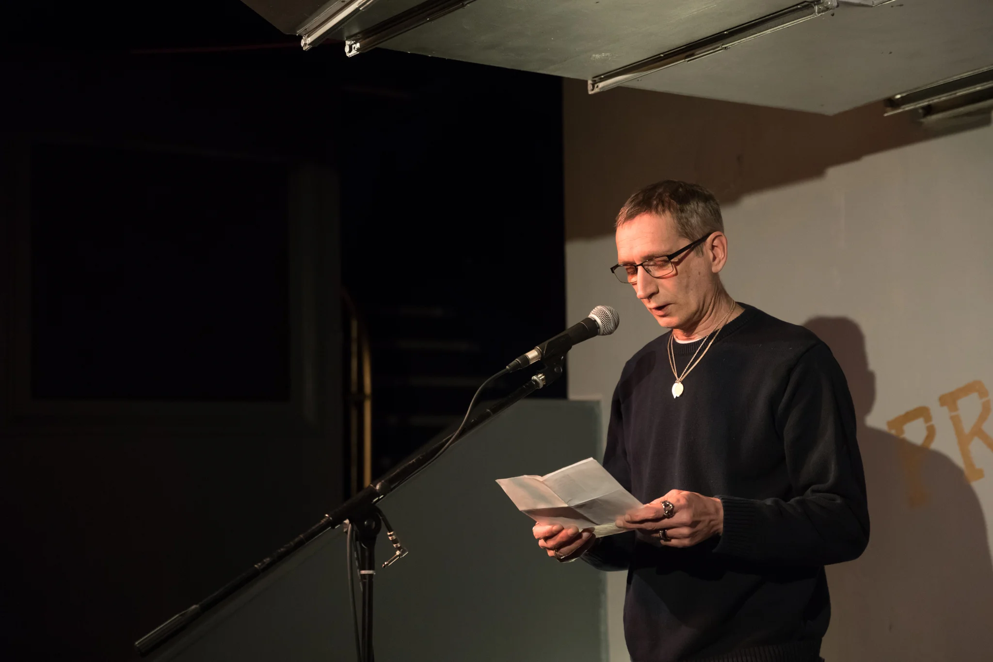 London Open Mic Night Chloe Ray Long Island Photographer-42.jpg