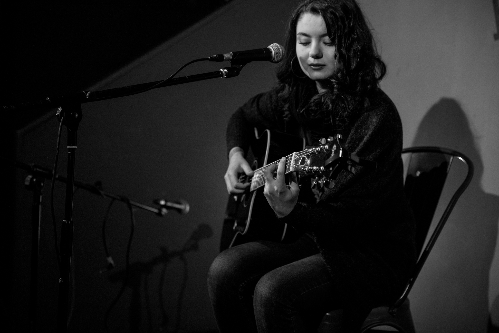 London Open Mic Night Chloe Ray Long Island Photographer-52.jpg