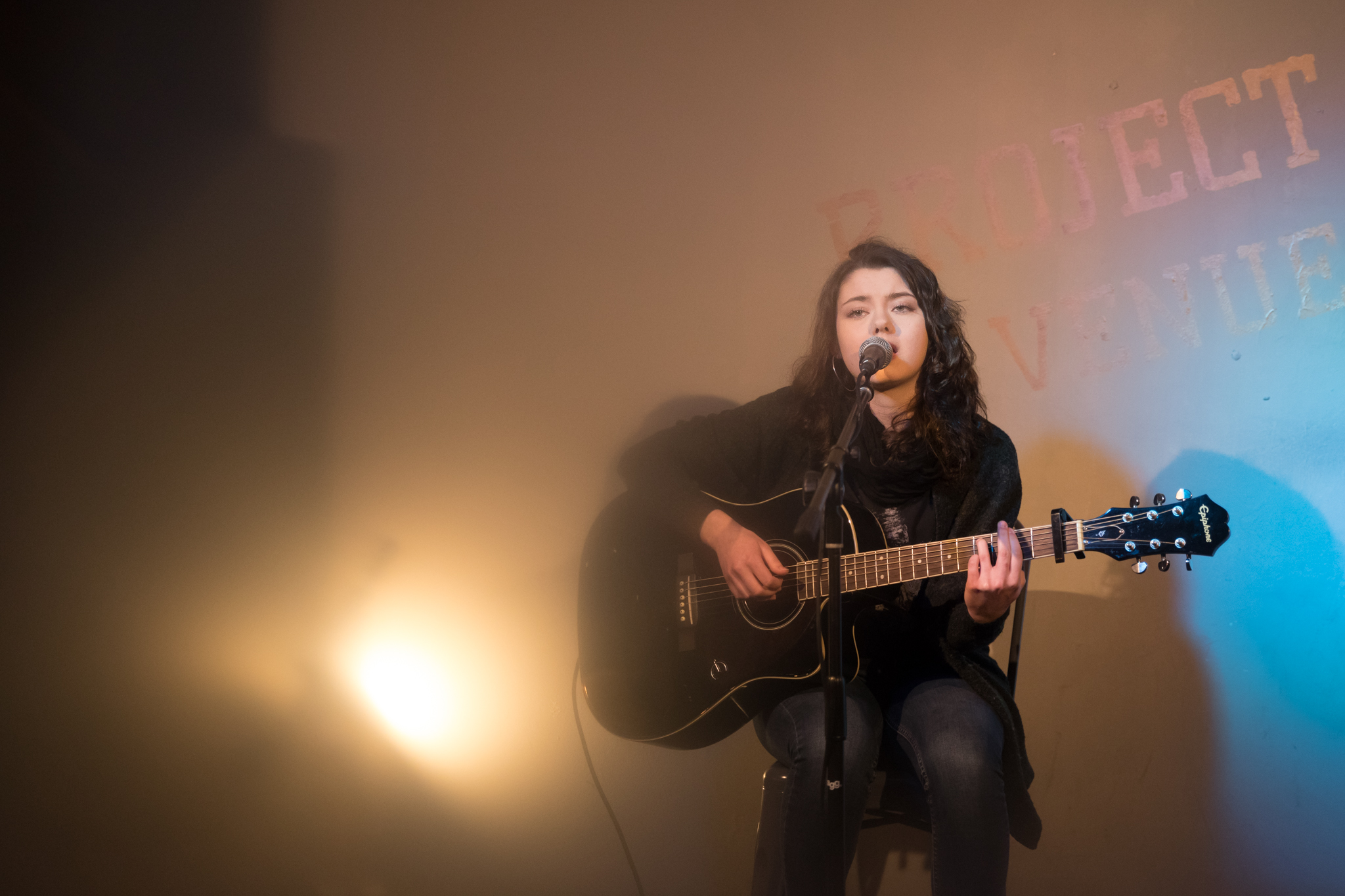 London Open Mic Night Chloe Ray Long Island Photographer-54.jpg