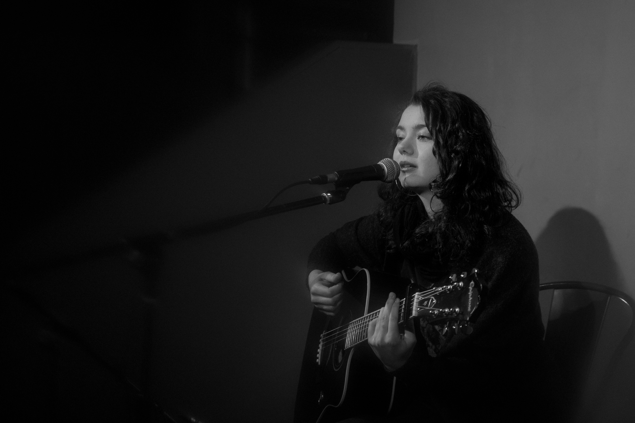 London Open Mic Night Chloe Ray Long Island Photographer-56.jpg