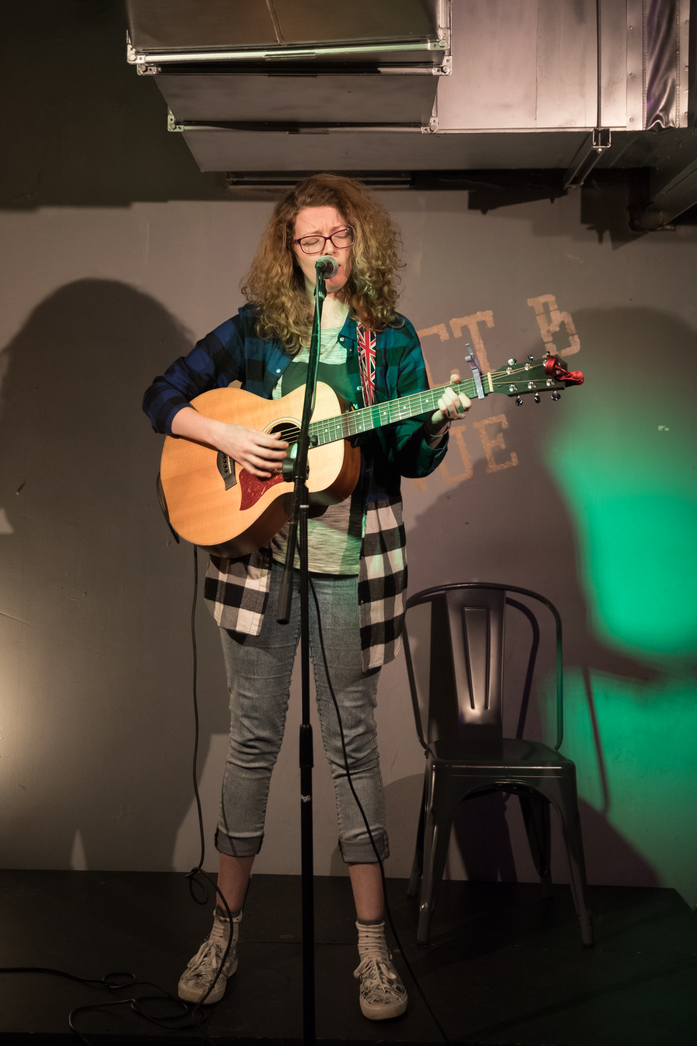 London Open Mic Night Chloe Ray Long Island Photographer-59.jpg