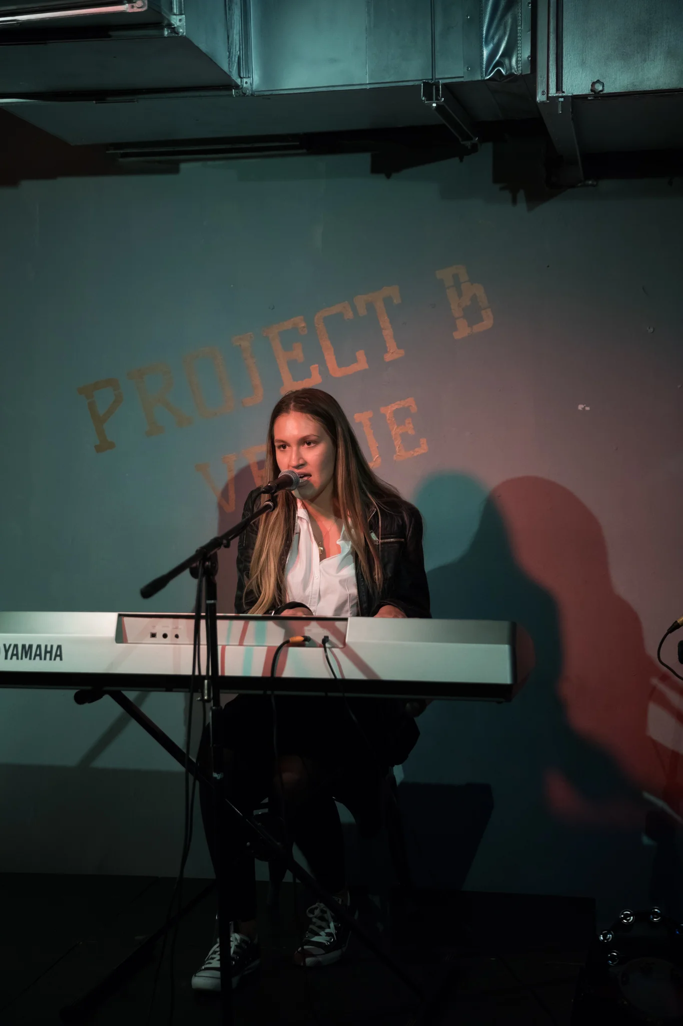 London Open Mic Night Chloe Ray Long Island Photographer-65.jpg