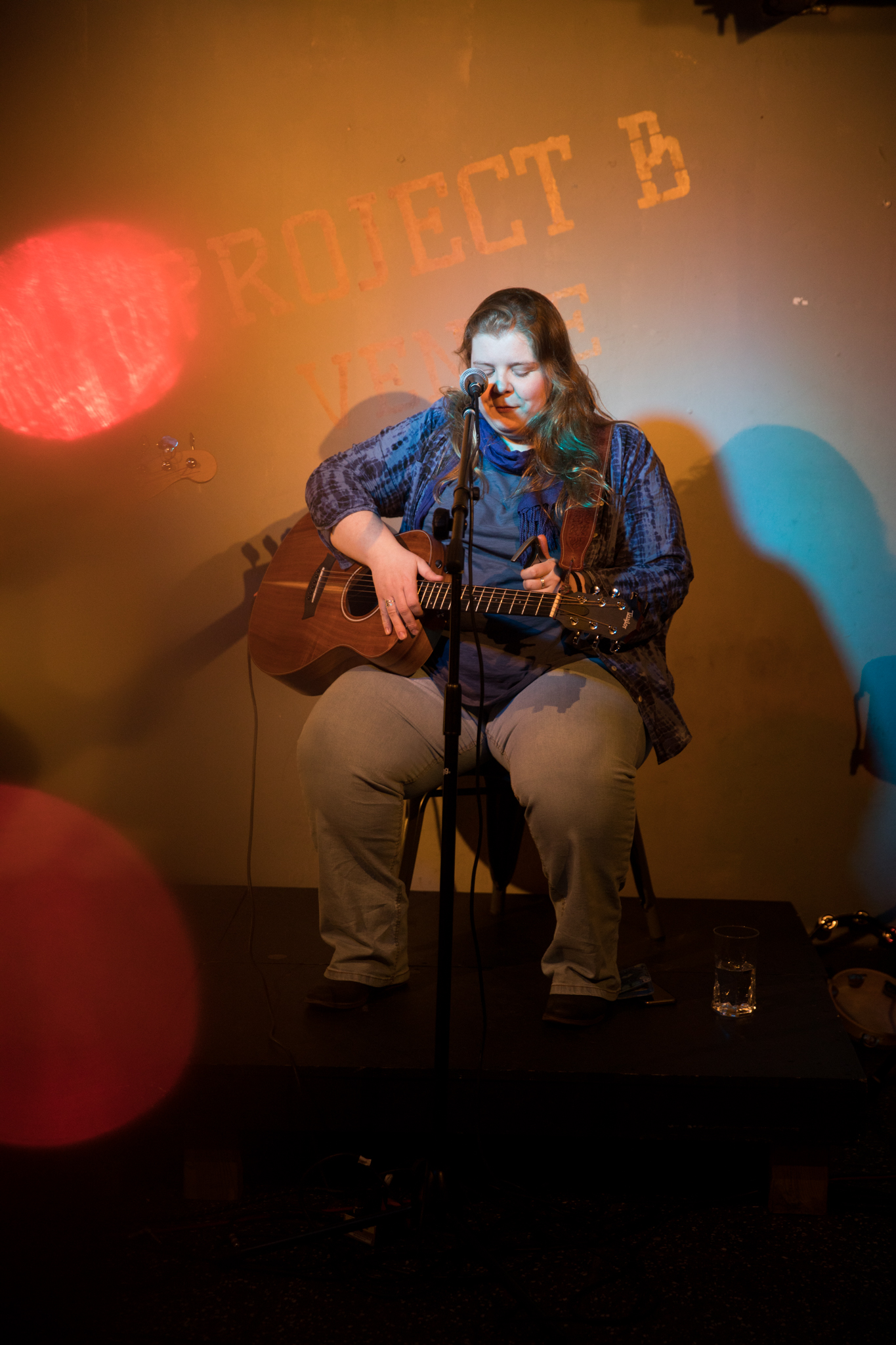 London Open Mic Night Chloe Ray Long Island Photographer-75.jpg