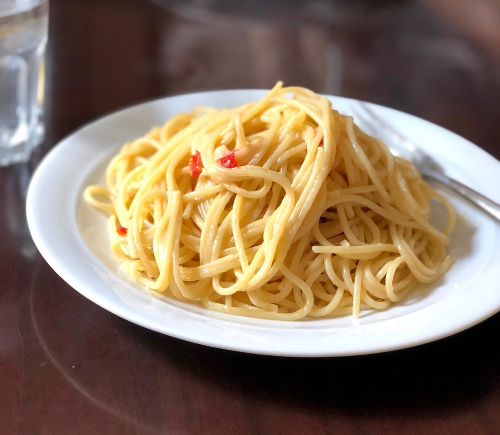 Garlic, Oil, and Pepper Pasta - Aglio, Olio, e Peperoncino