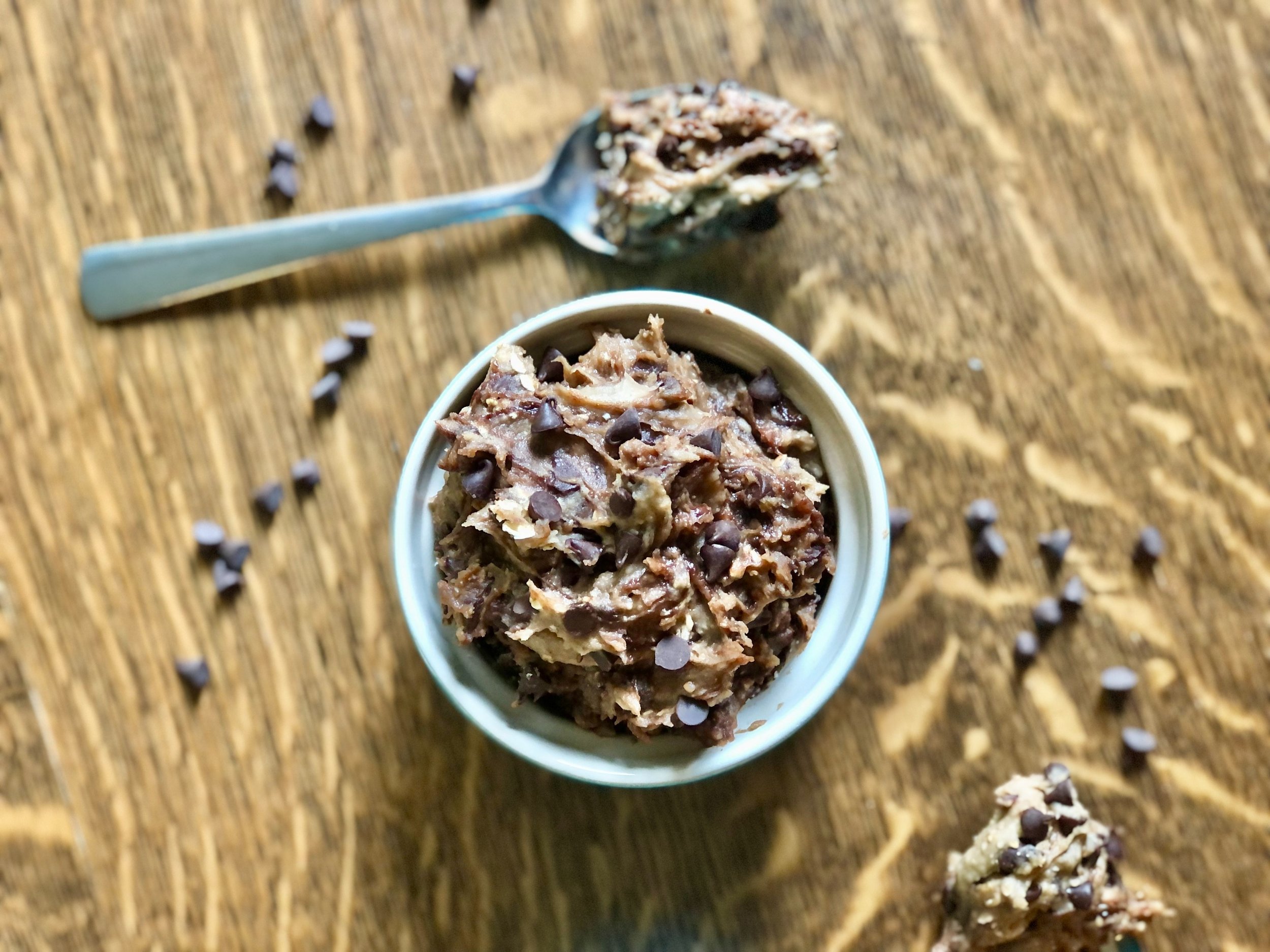Healthy Chocolate Chip Cookie Dough Dip