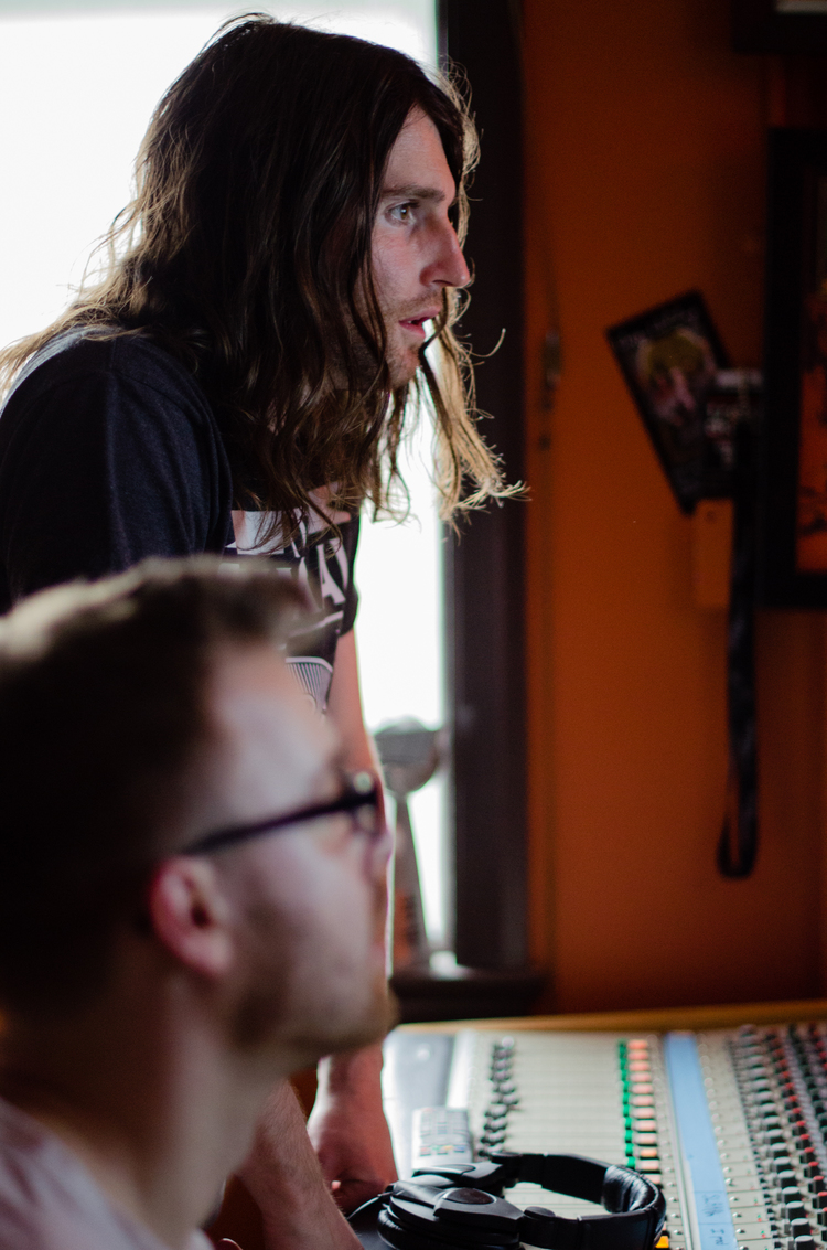 IncuraInStudio-Reviewing Tracks
