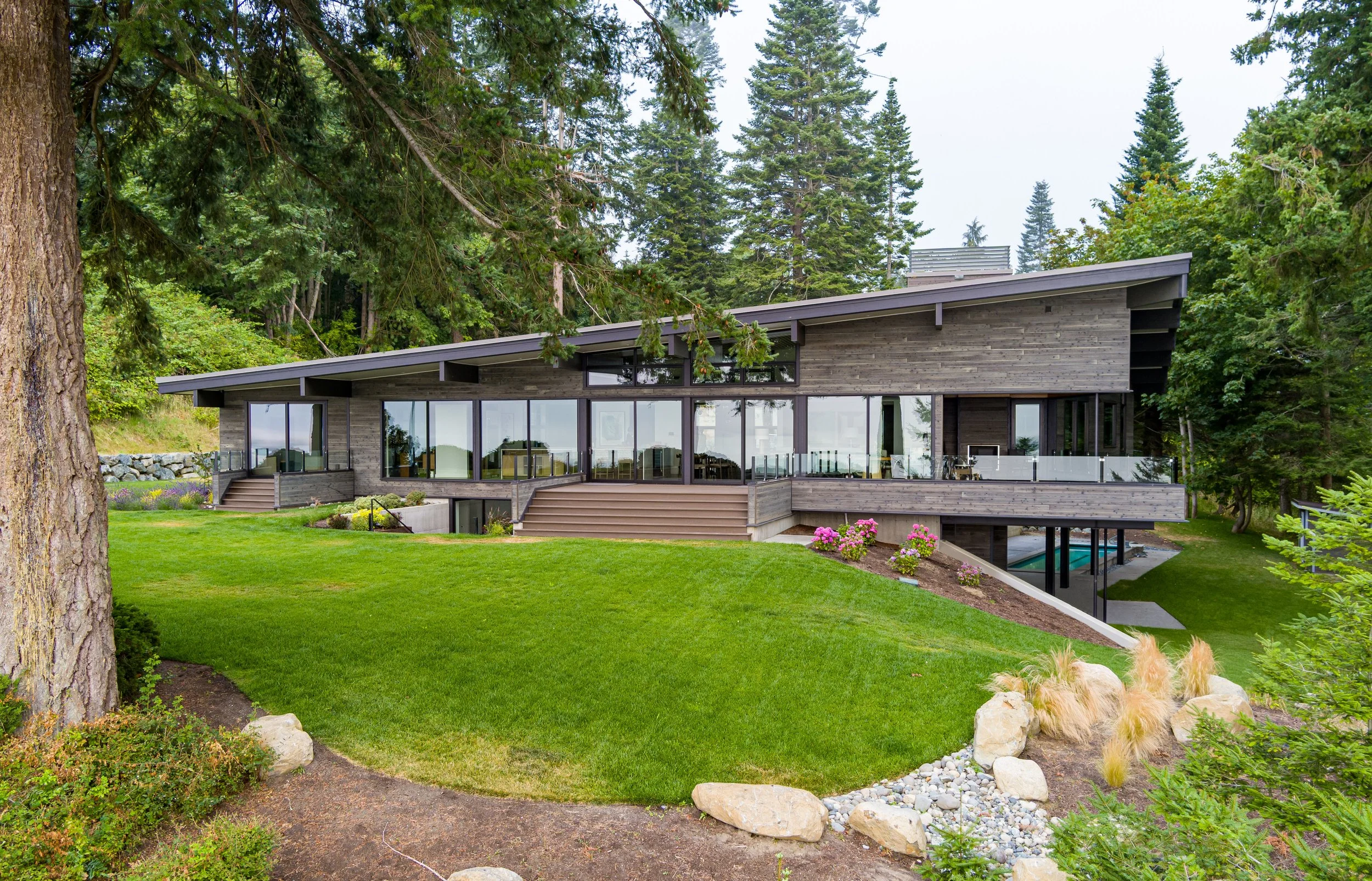  Architect:  Jeff Luth, Soldano Luth     Contractor:   Yonkman Construction    Photographer:   Tracey Jungmann 